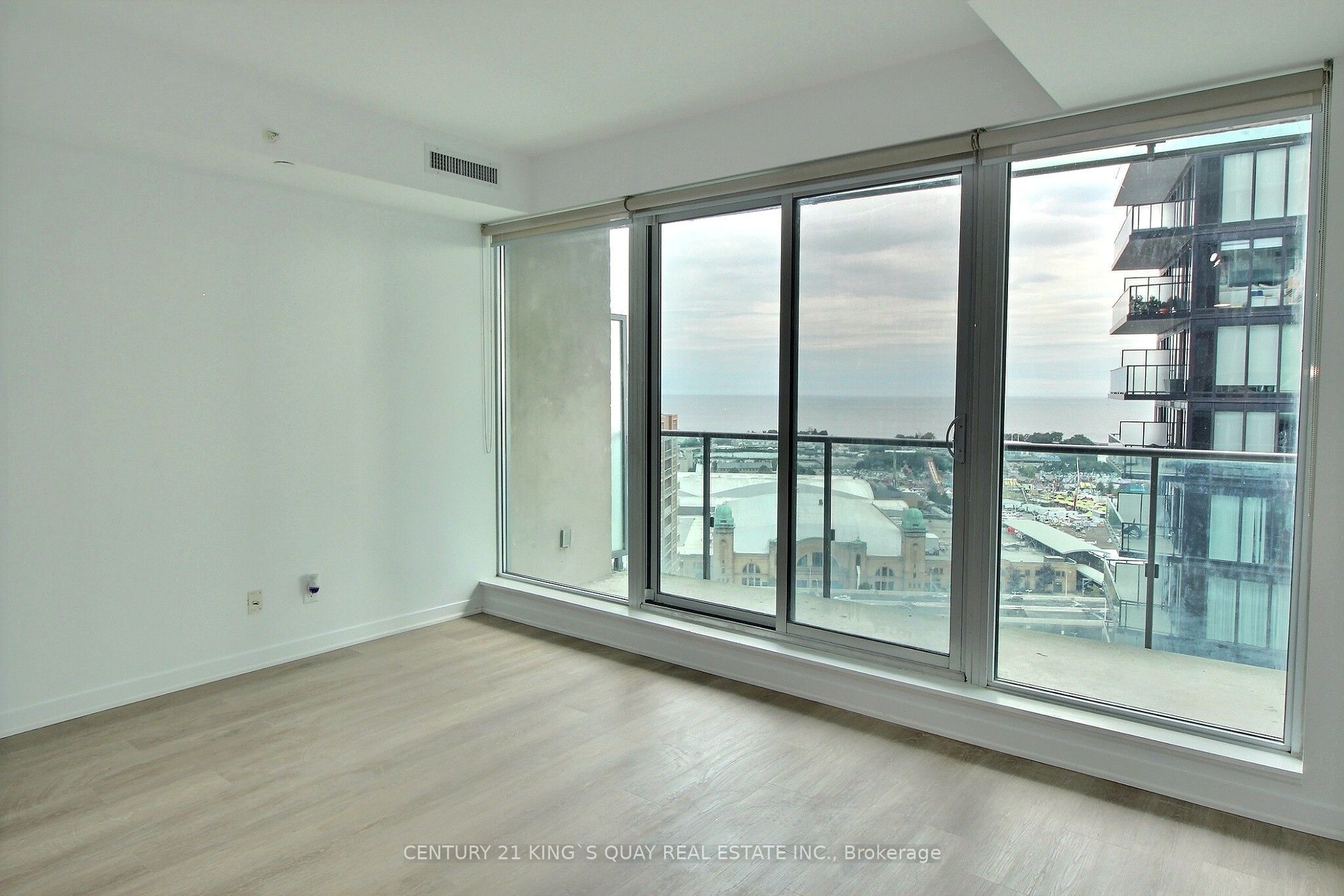 150 East Liberty Street 2309, Toronto, ON M6K 3R5 photo 2