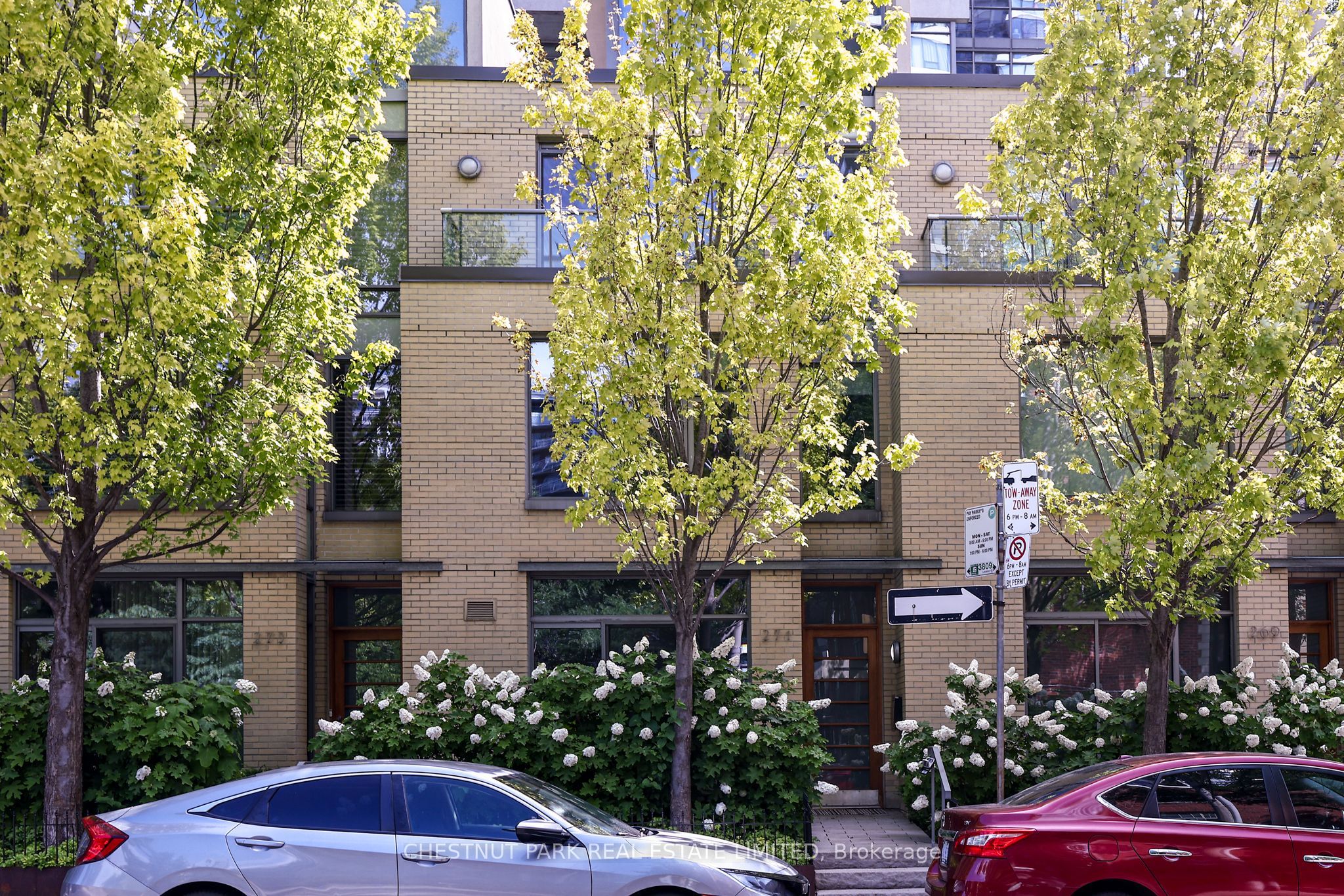 271 Mutual Street, Toronto, ON M4Y 1X6