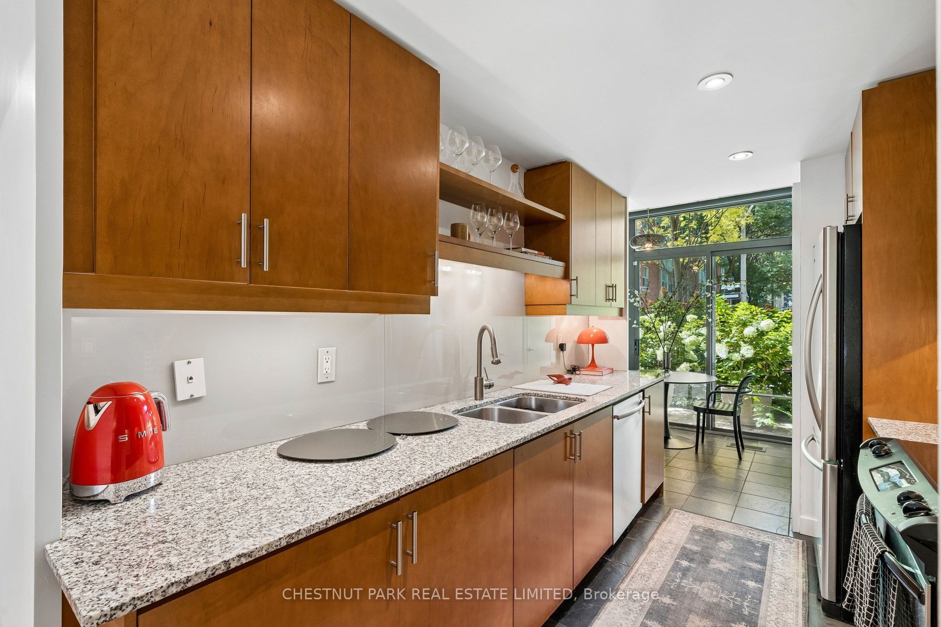 271 Mutual Street, Toronto, ON M4Y 1X6 photo 5