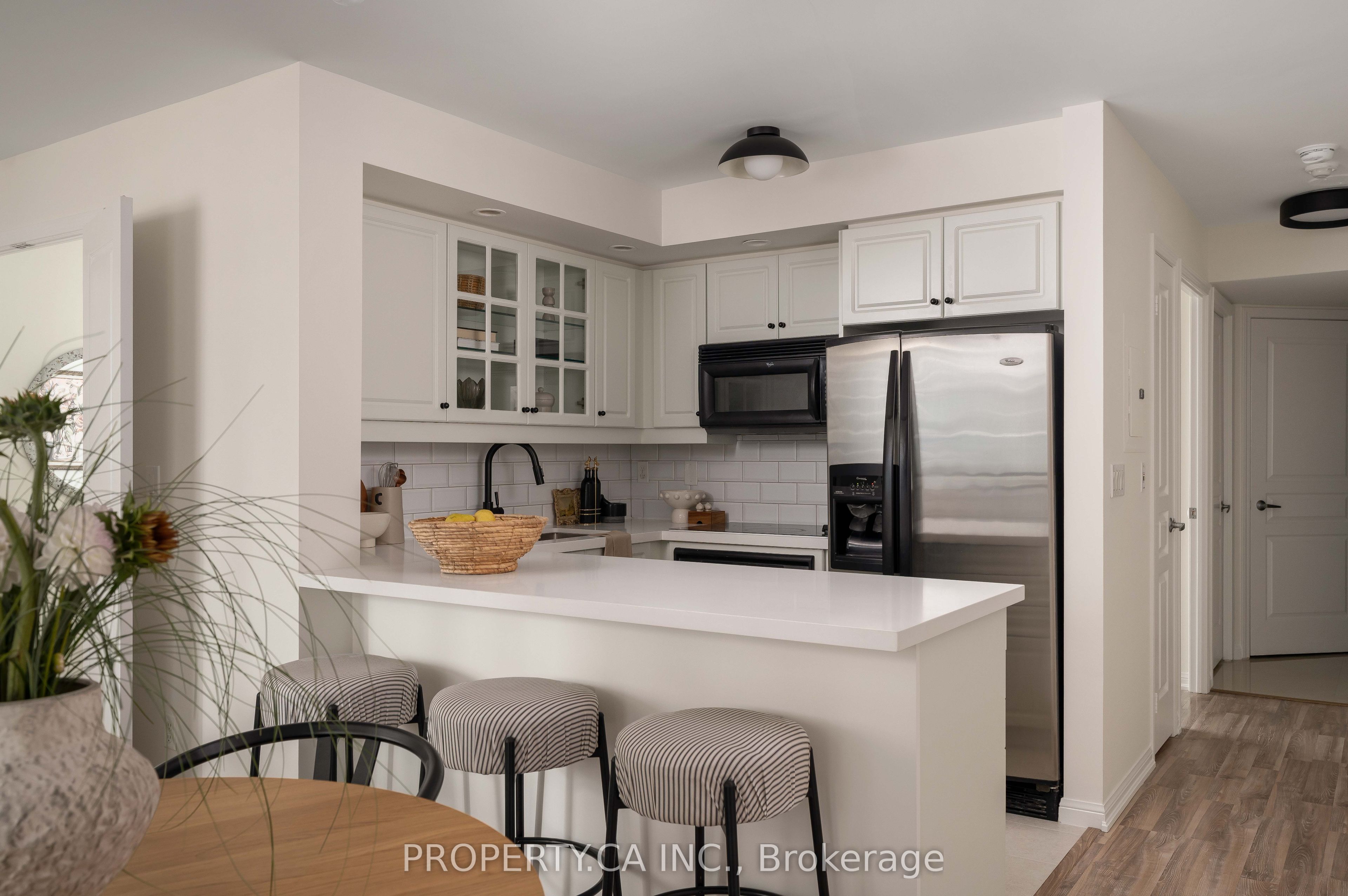 140 Simcoe Street #919, Toronto, ON M5H 4E9 photo 4