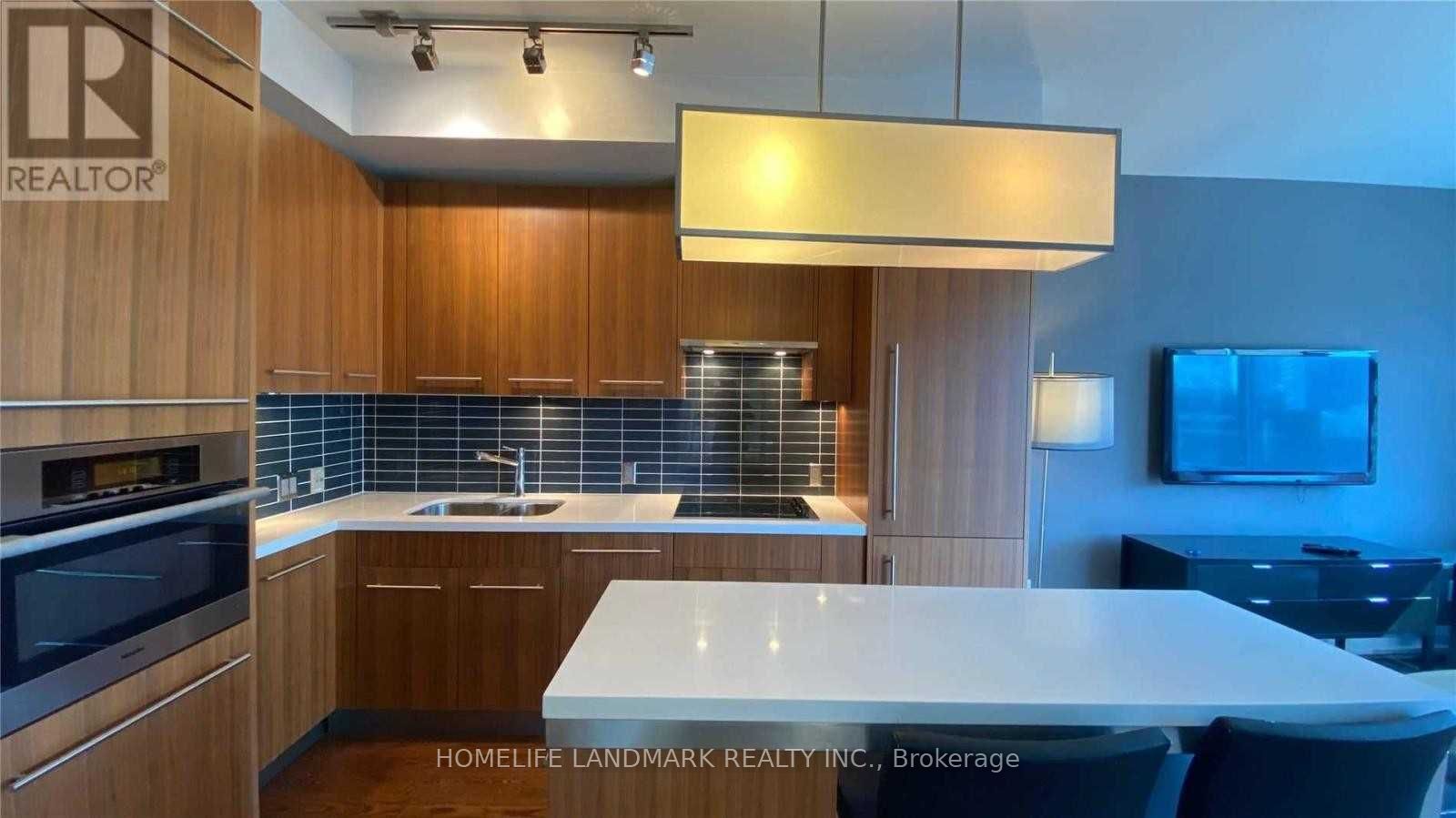 80 John Street 1108, Toronto, ON M5V 3X4 photo 3