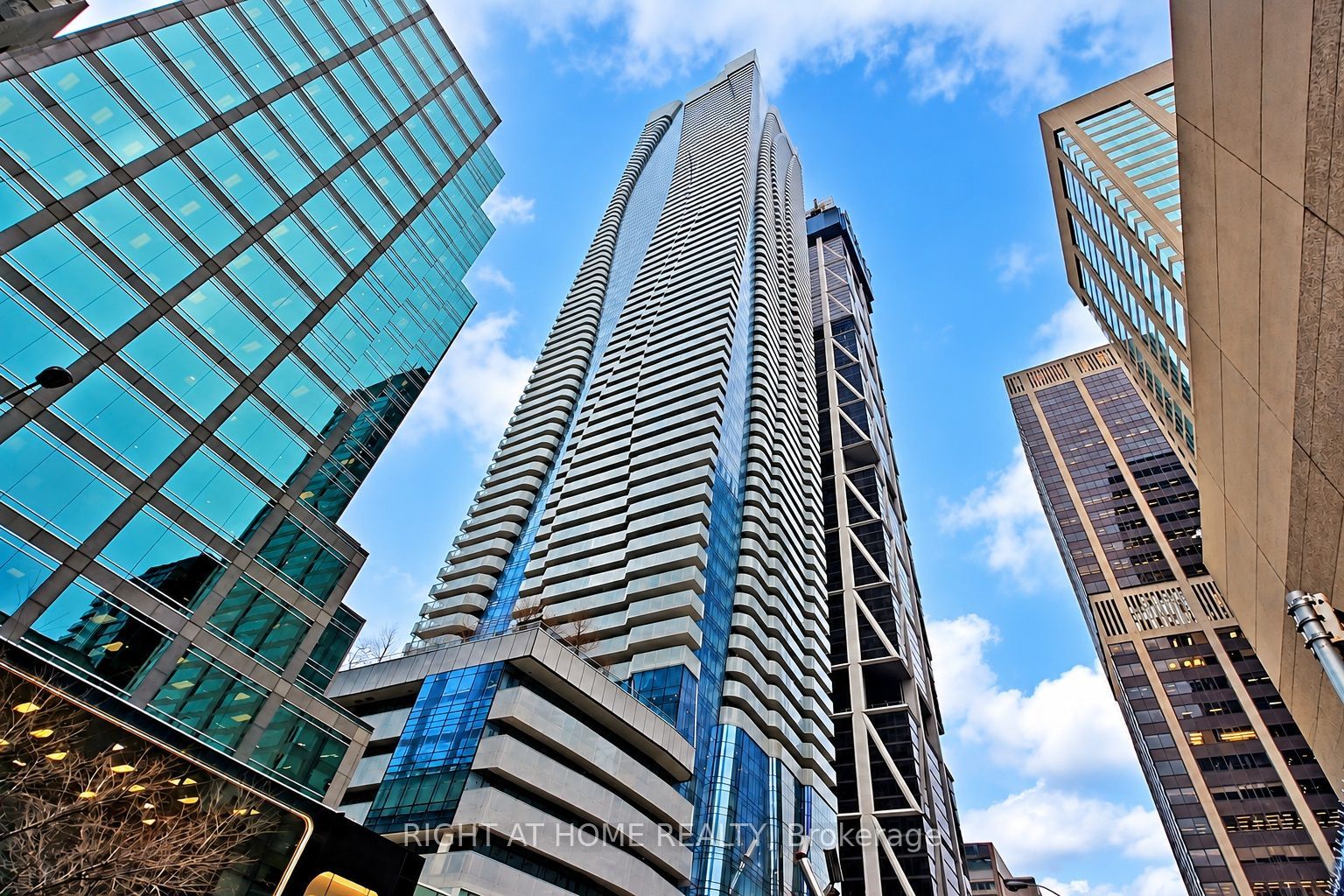 1 Bloor East Street E 7304, Toronto, ON M4Y 2Z1