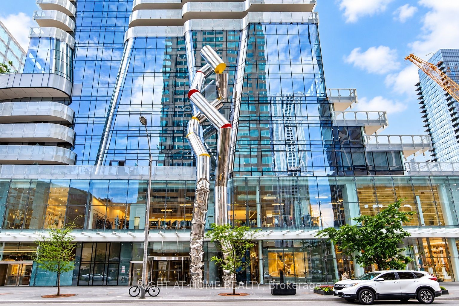 1 Bloor East Street E 7304, Toronto, ON M4Y 2Z1 photo 2