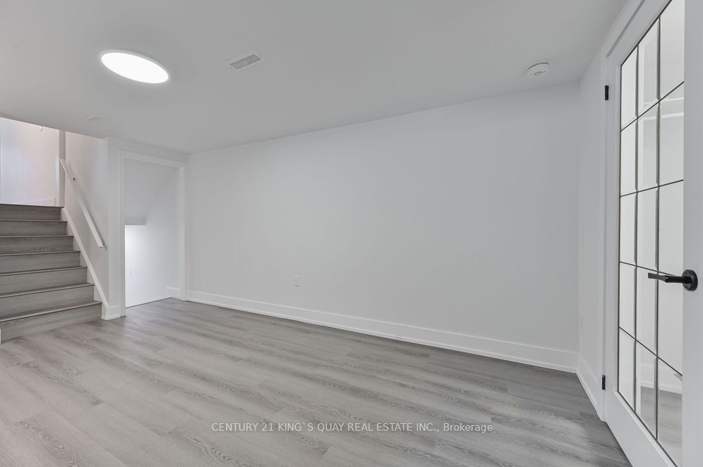 989 Old Cummer Avenue Lower, Toronto, ON M2H 1W5 photo 5
