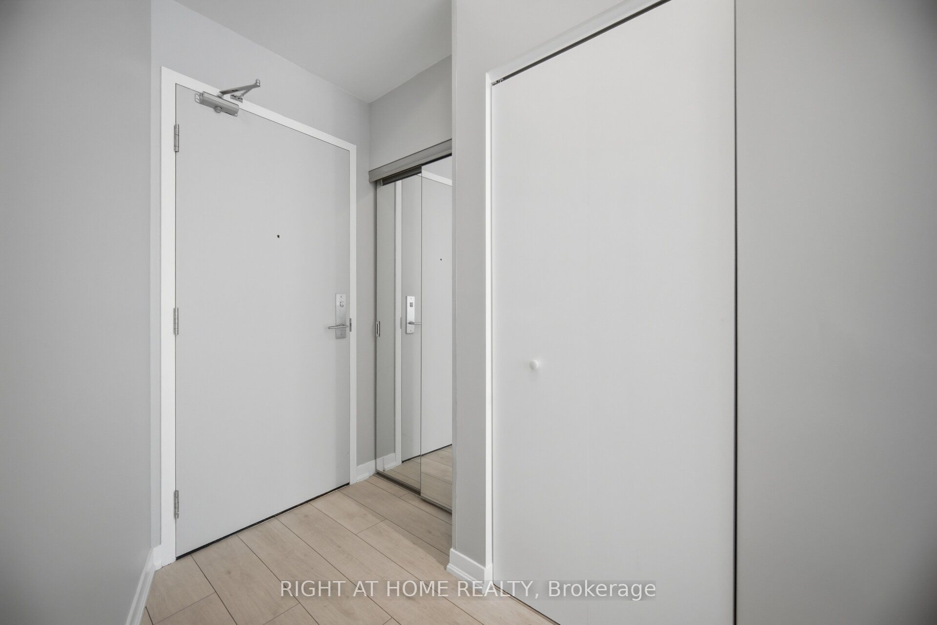 51 East Liberty Street 503, Toronto, ON M6K 3P8 photo 5