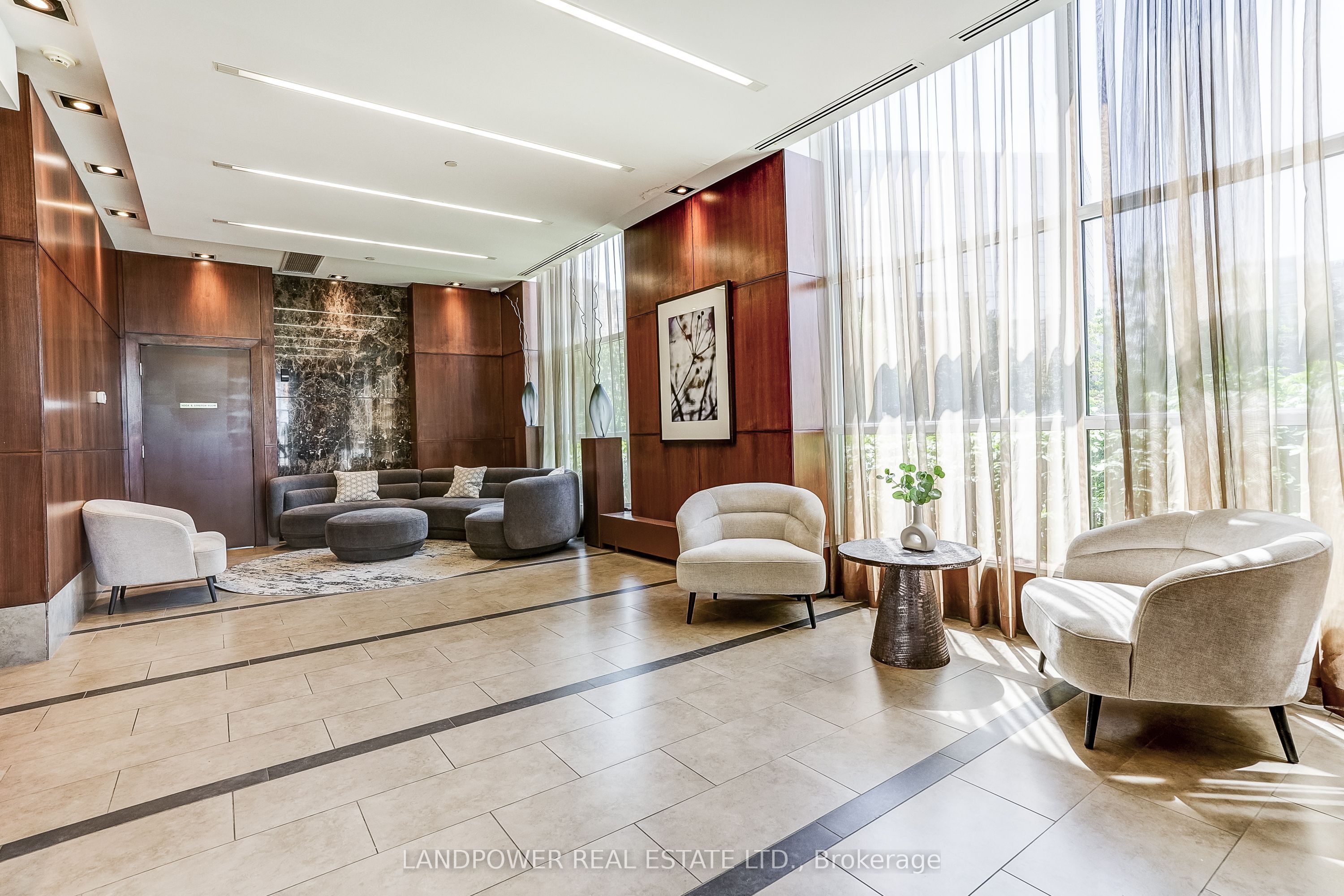 2015 Sheppard Avenue E 2006, Toronto, ON M2J 0B3 photo 3
