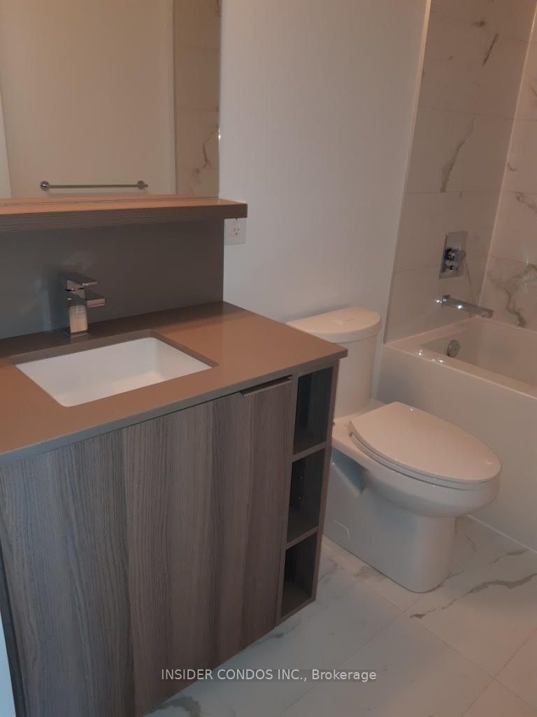 85 Wood Street 4008, Toronto, ON M4Y 0E8 photo 2