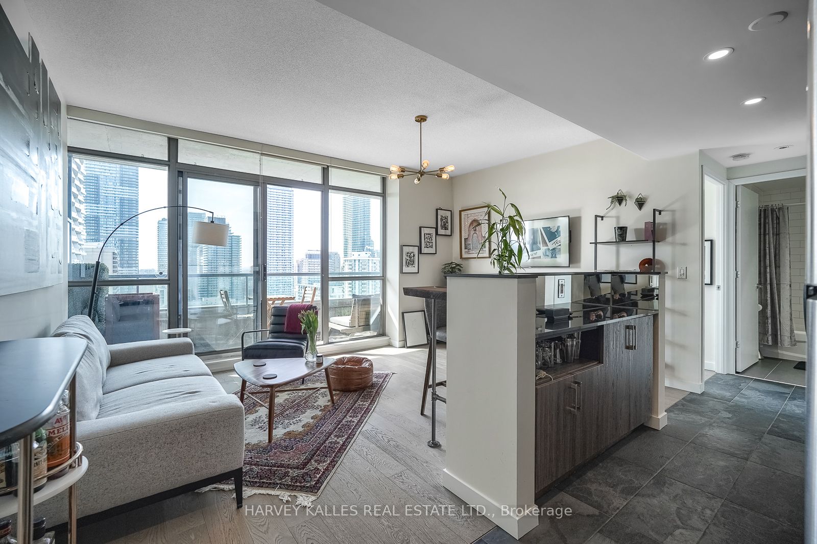 281 Mutual Street 2504, Toronto, ON M4Y 1X6 photo 4