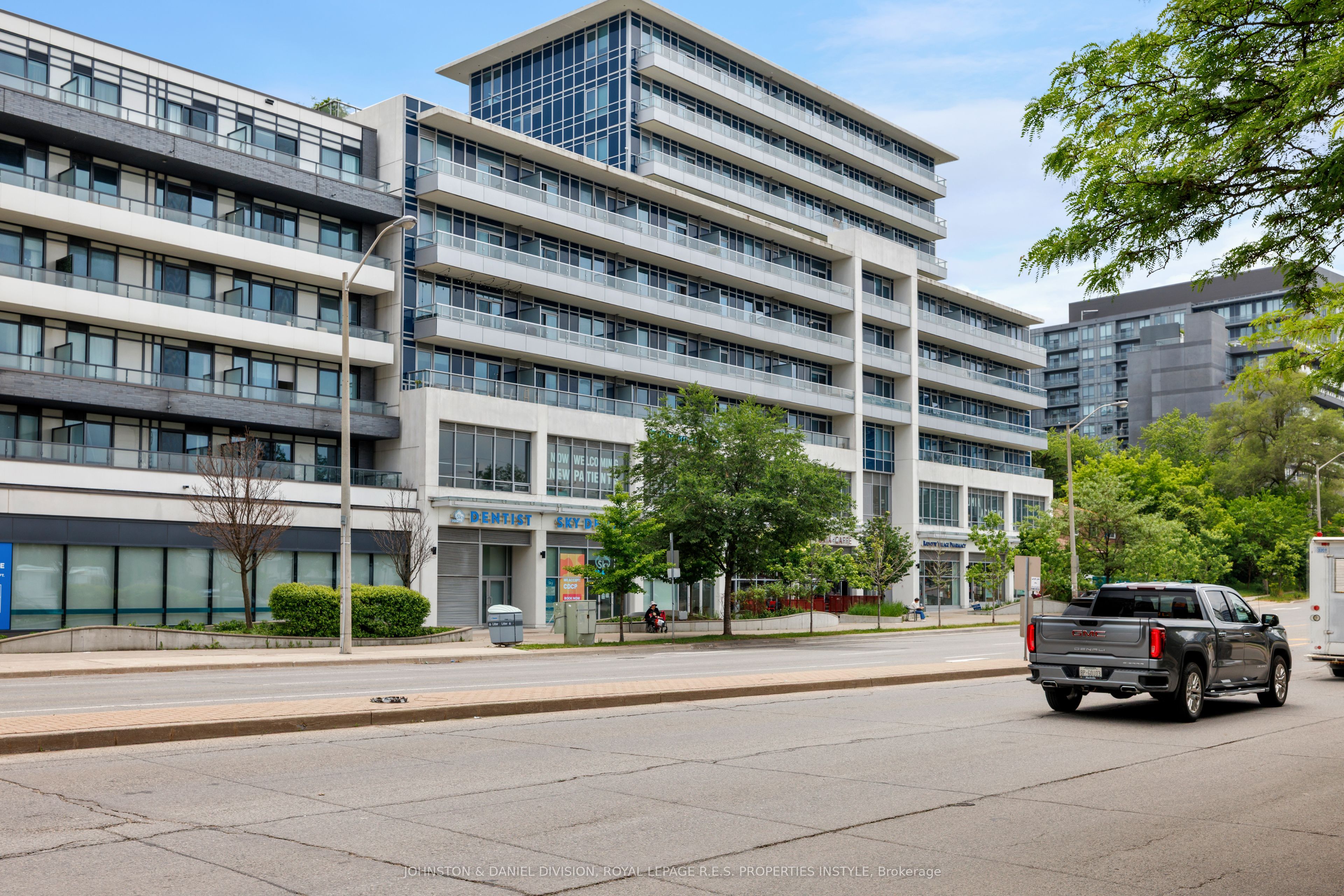 591 Sheppard Avenue E 327, Toronto, ON M2K 0G2 photo 2