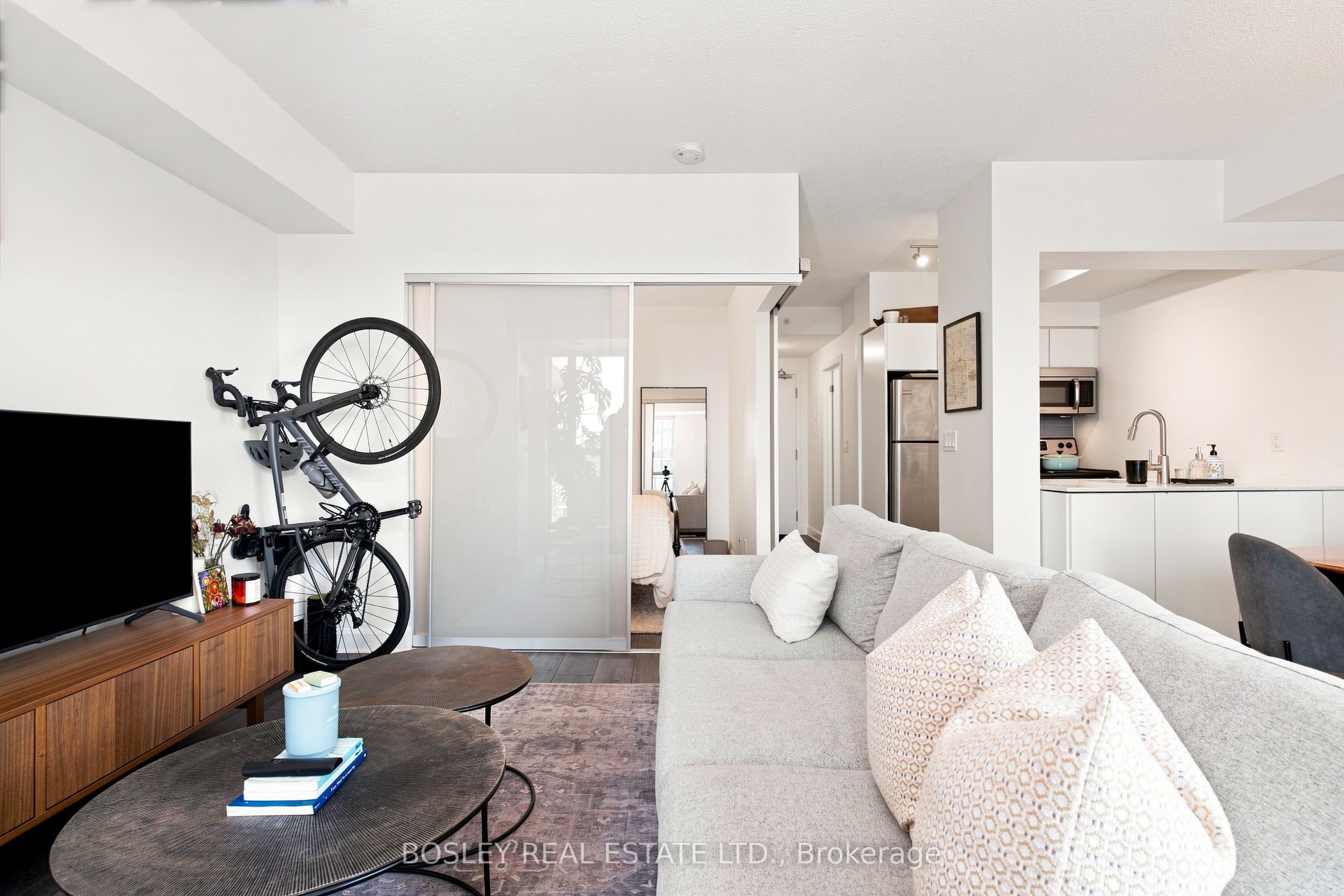 69 Lynn Williams Street 1007, Toronto, ON M6K 3R7 photo 2
