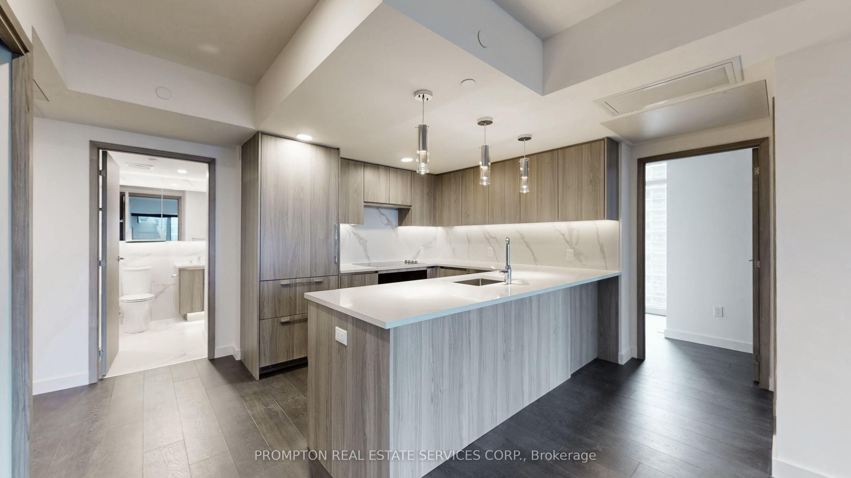 3 Concord Cityplace Way 7007, Toronto, ON M5V 0X4 photo 2