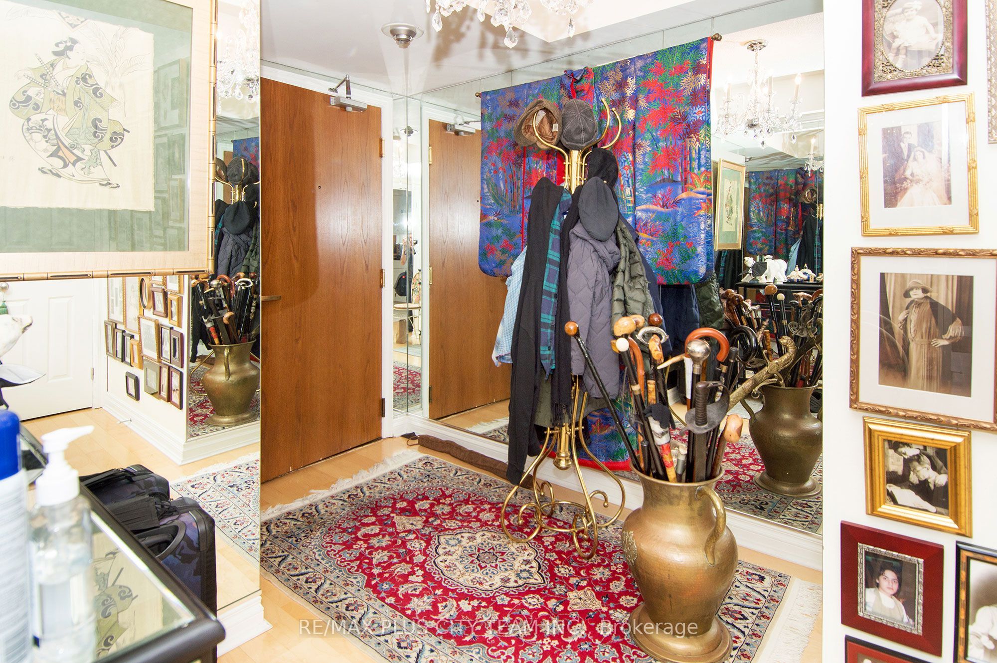164 Cumberland Street 407, Toronto, ON M5R 1A8 photo 2