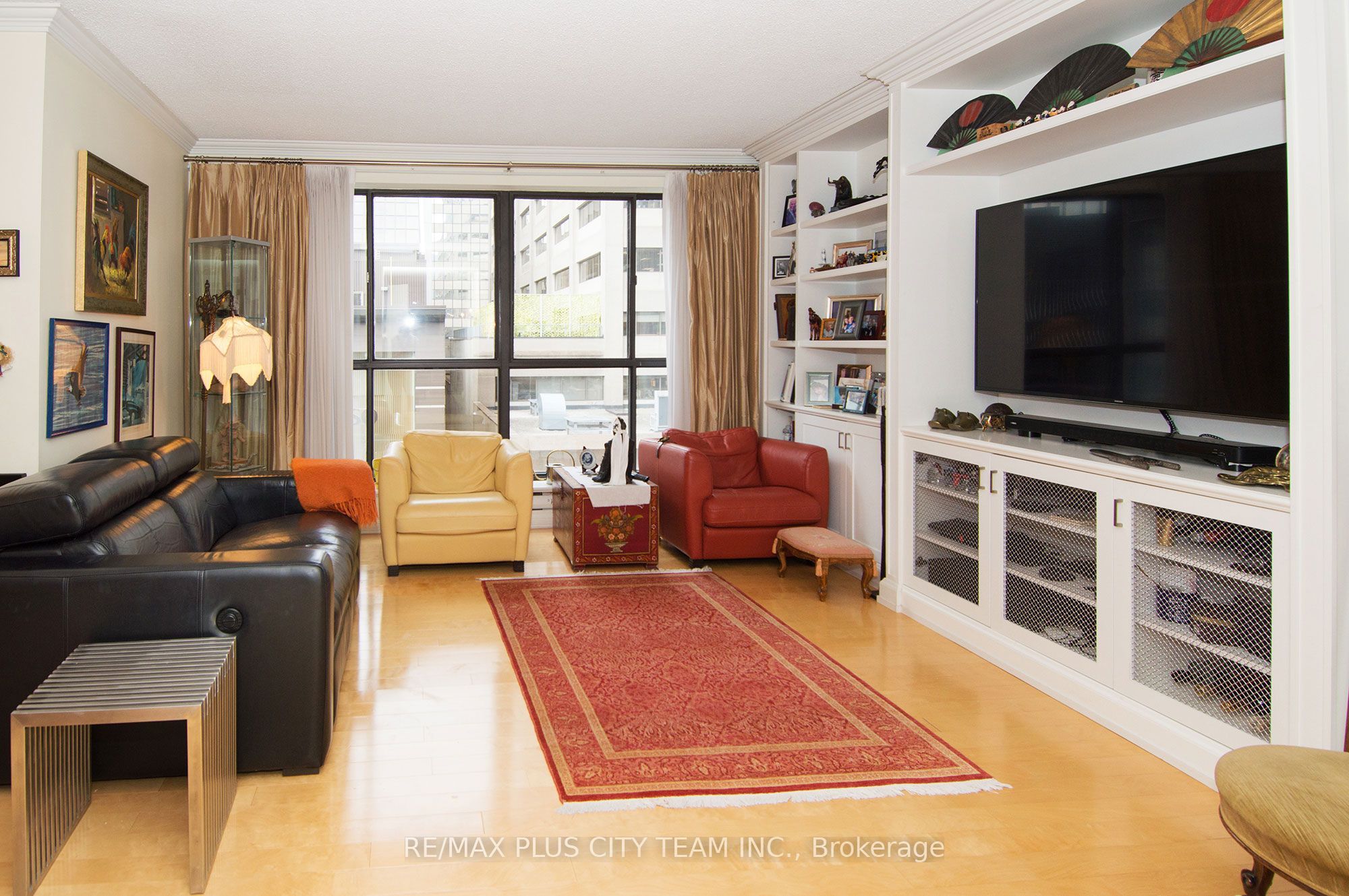 164 Cumberland Street 407, Toronto, ON M5R 1A8 photo 3