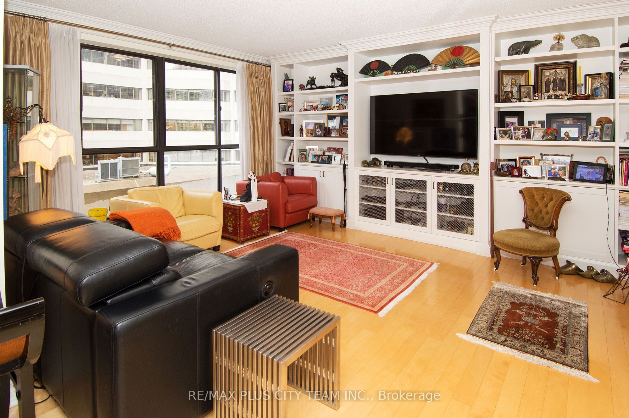 164 Cumberland Street 407, Toronto, ON M5R 1A8 photo 4