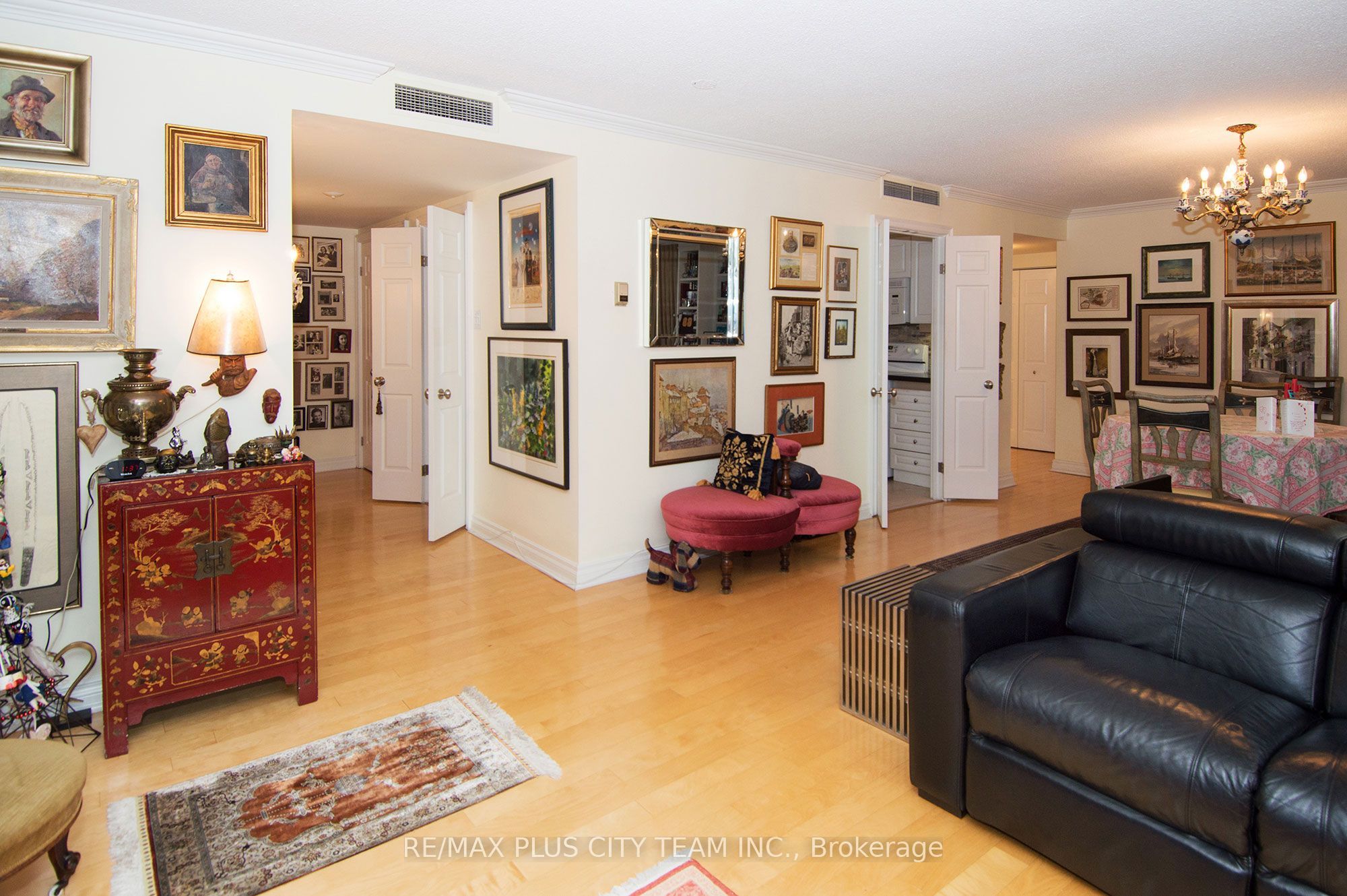 164 Cumberland Street 407, Toronto, ON M5R 1A8 photo 5