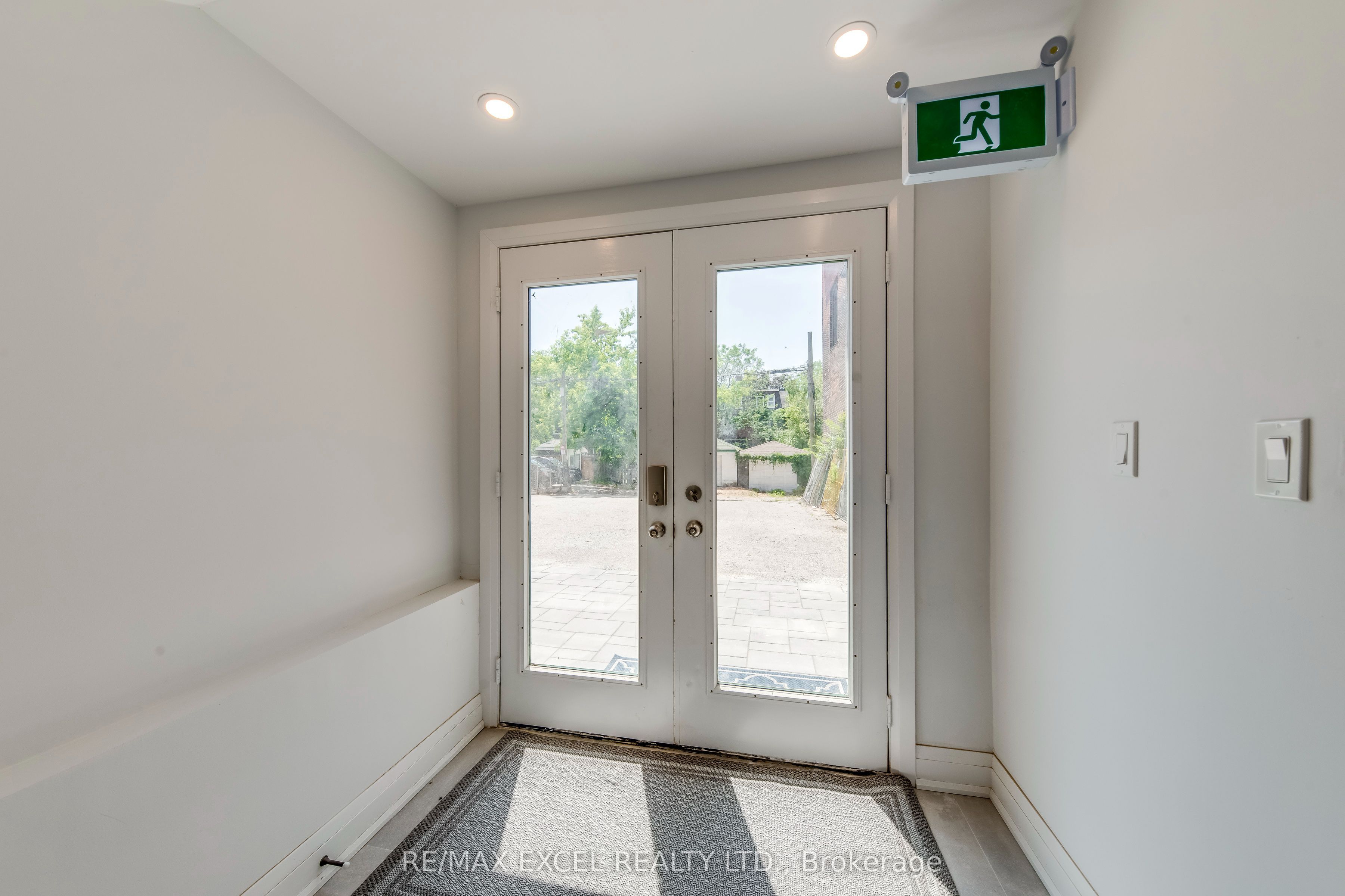 923 COLLEGE Street UNIT D, Toronto, ON M6H 1A1 photo 5