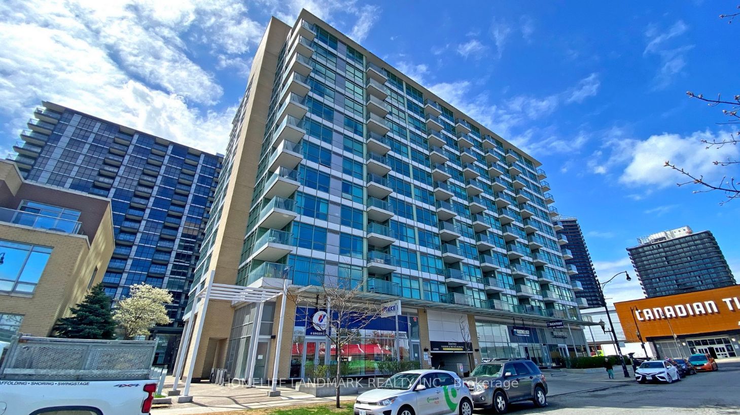 15 Singer Court 305, Toronto, ON M2K 0B1 photo 2