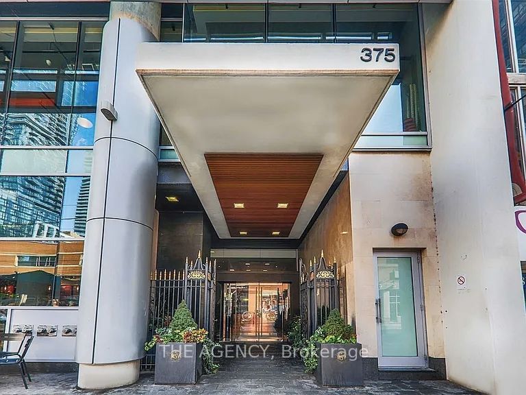 375 King Street W 3107, Toronto, ON M5V 1K1