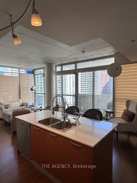 375 King Street W 3107, Toronto, ON M5V 1K1 photo 3