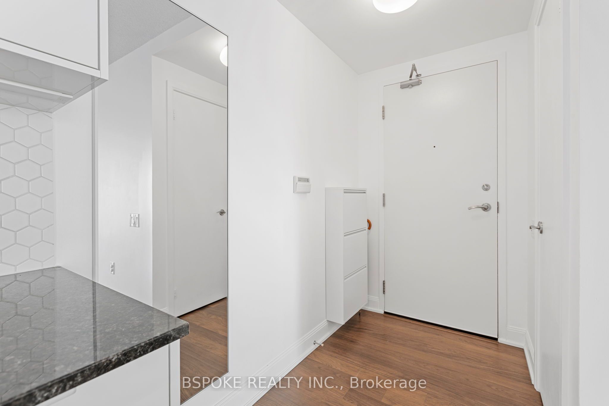 2191 Yonge Street 3012, Toronto, ON M4S 3H8 photo 3