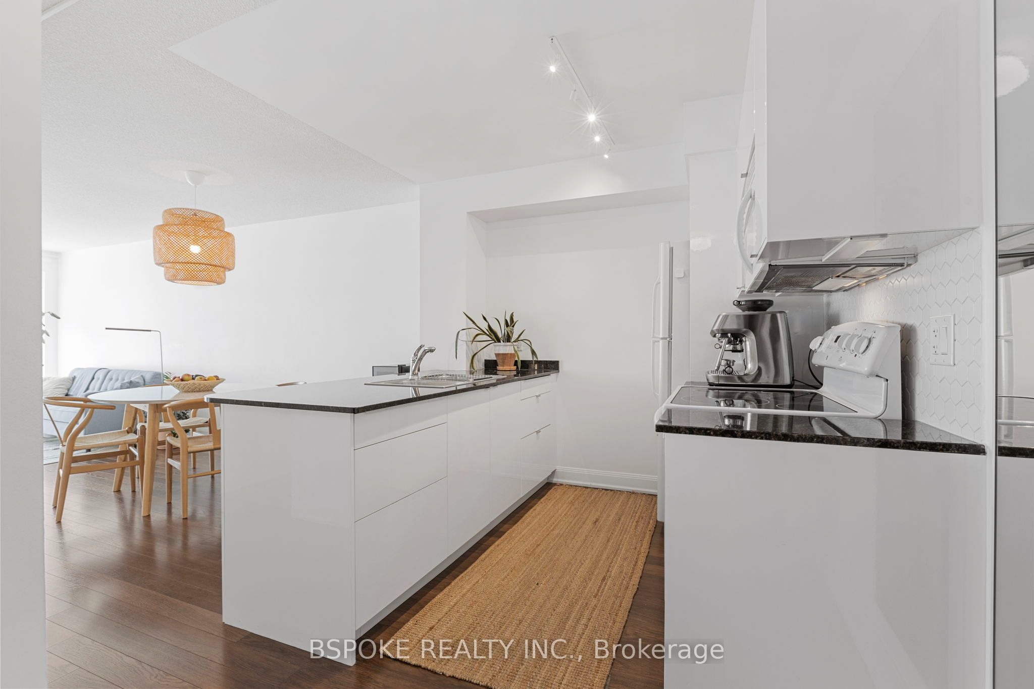 2191 Yonge Street 3012, Toronto, ON M4S 3H8 photo 5