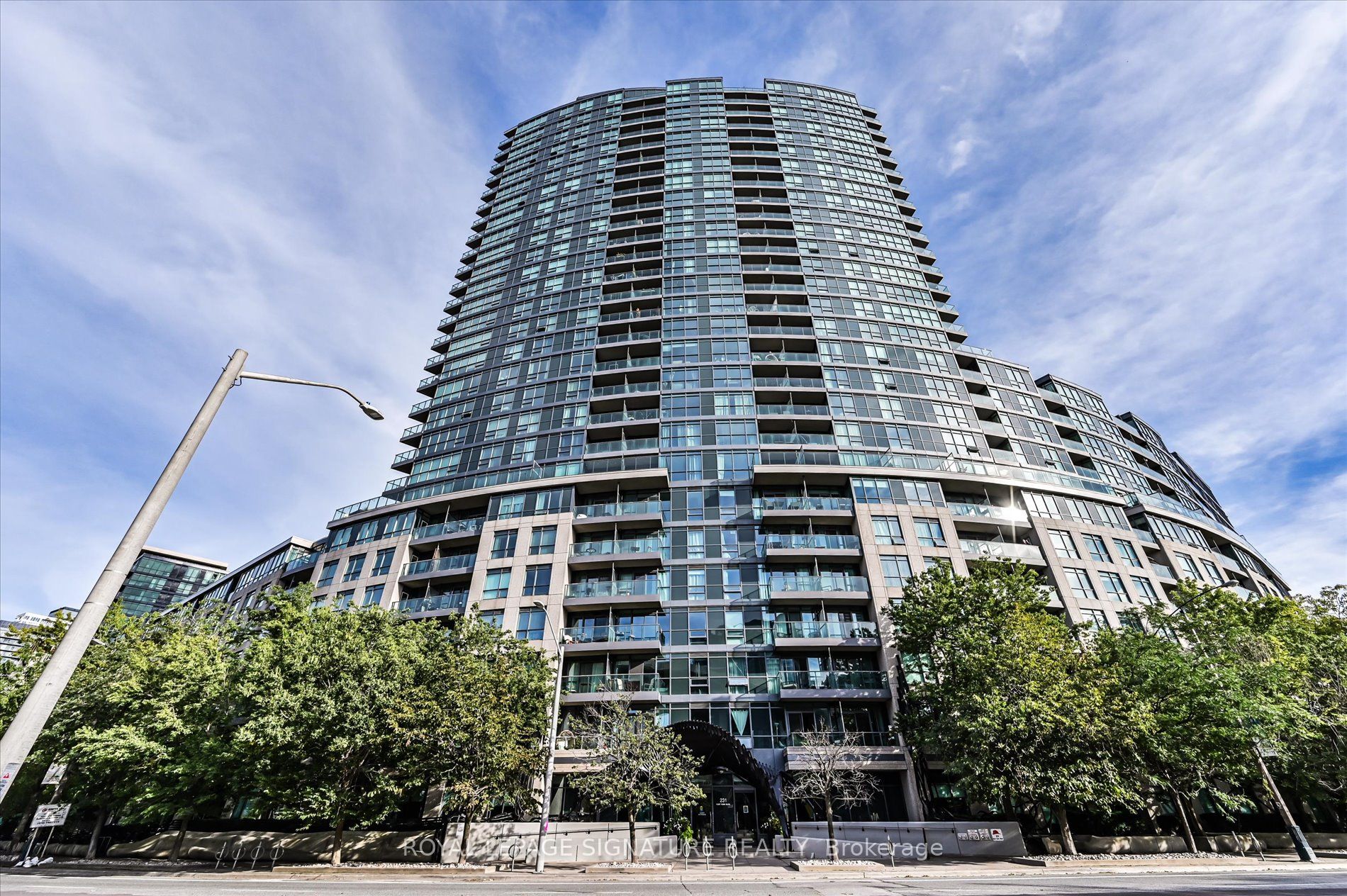 231 Fort York Boulevard 905, Toronto, ON M5V 1B2 photo 2