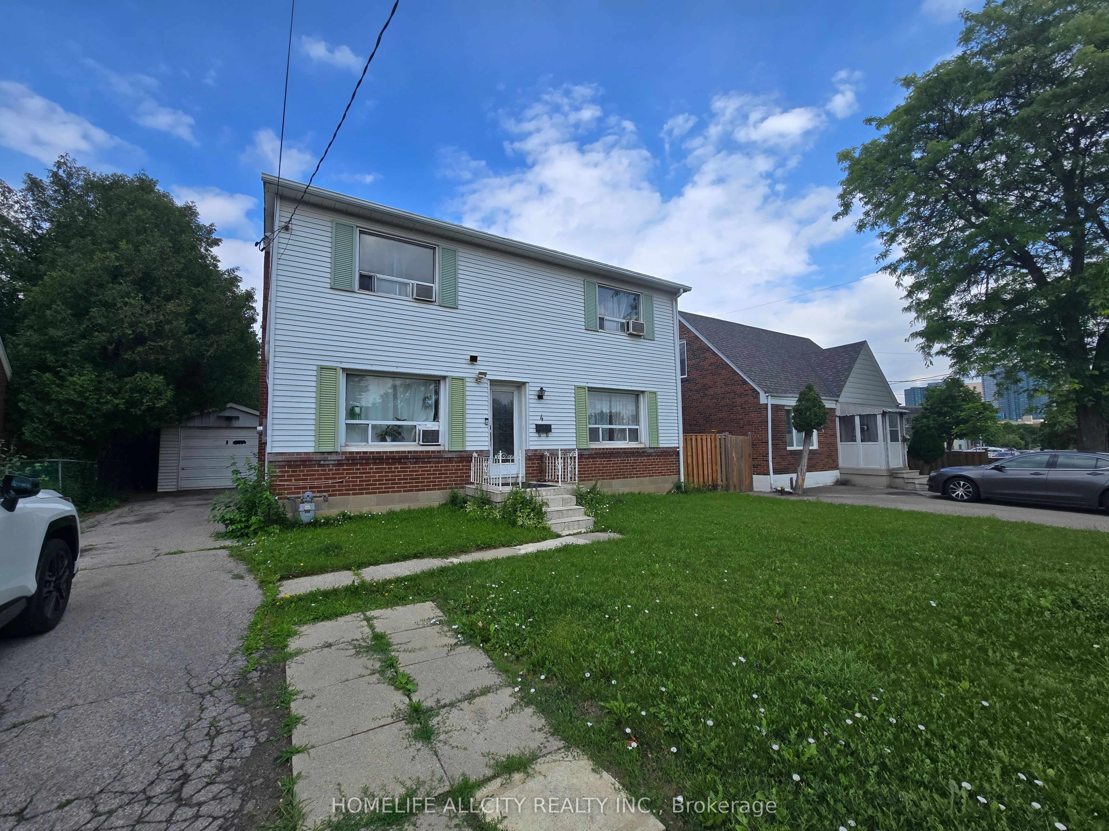 4 Bevdale Road, Toronto, ON M2N 2G2