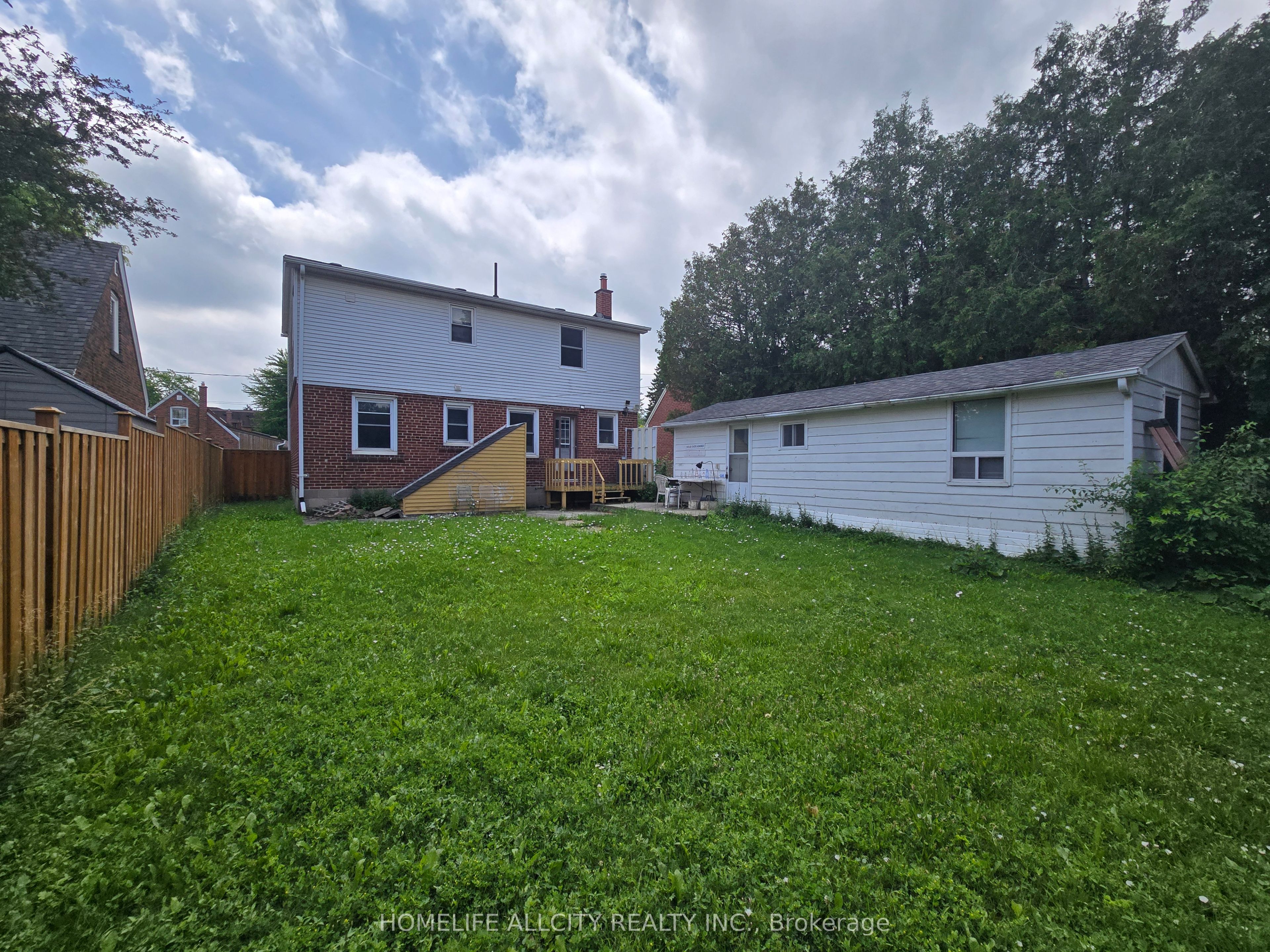 4 Bevdale Road, Toronto, ON M2N 2G2 photo 2