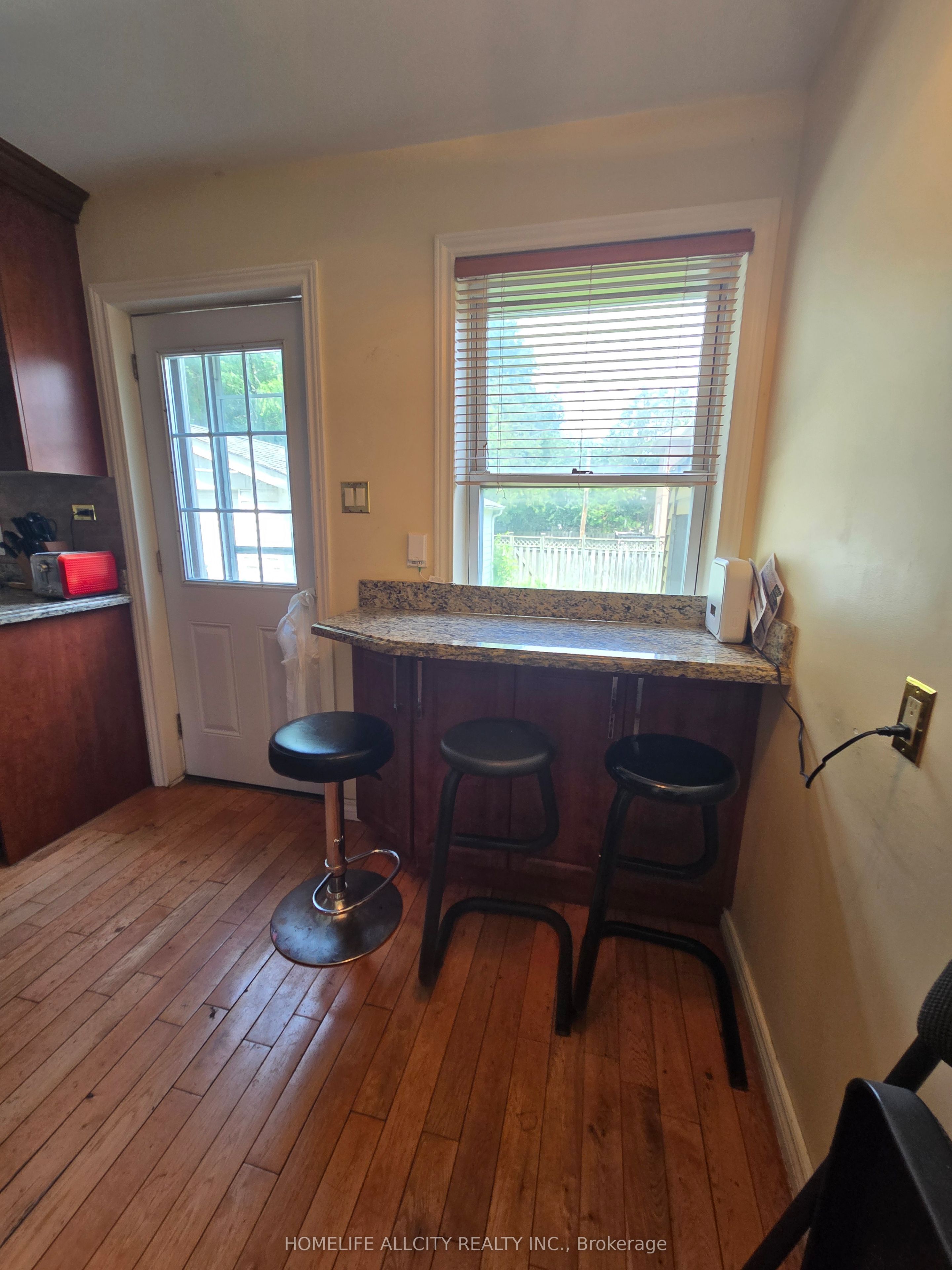 4 Bevdale Road, Toronto, ON M2N 2G2 photo 5
