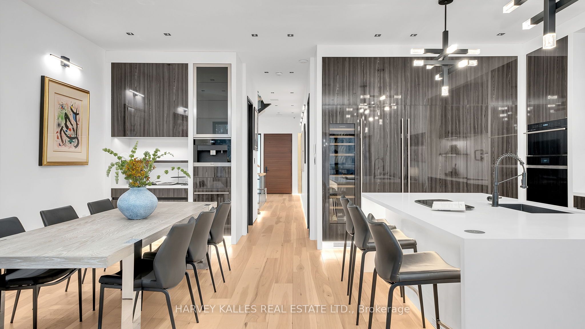 4 Douglas Crescent, Toronto, ON M4W 2E7 photo 5