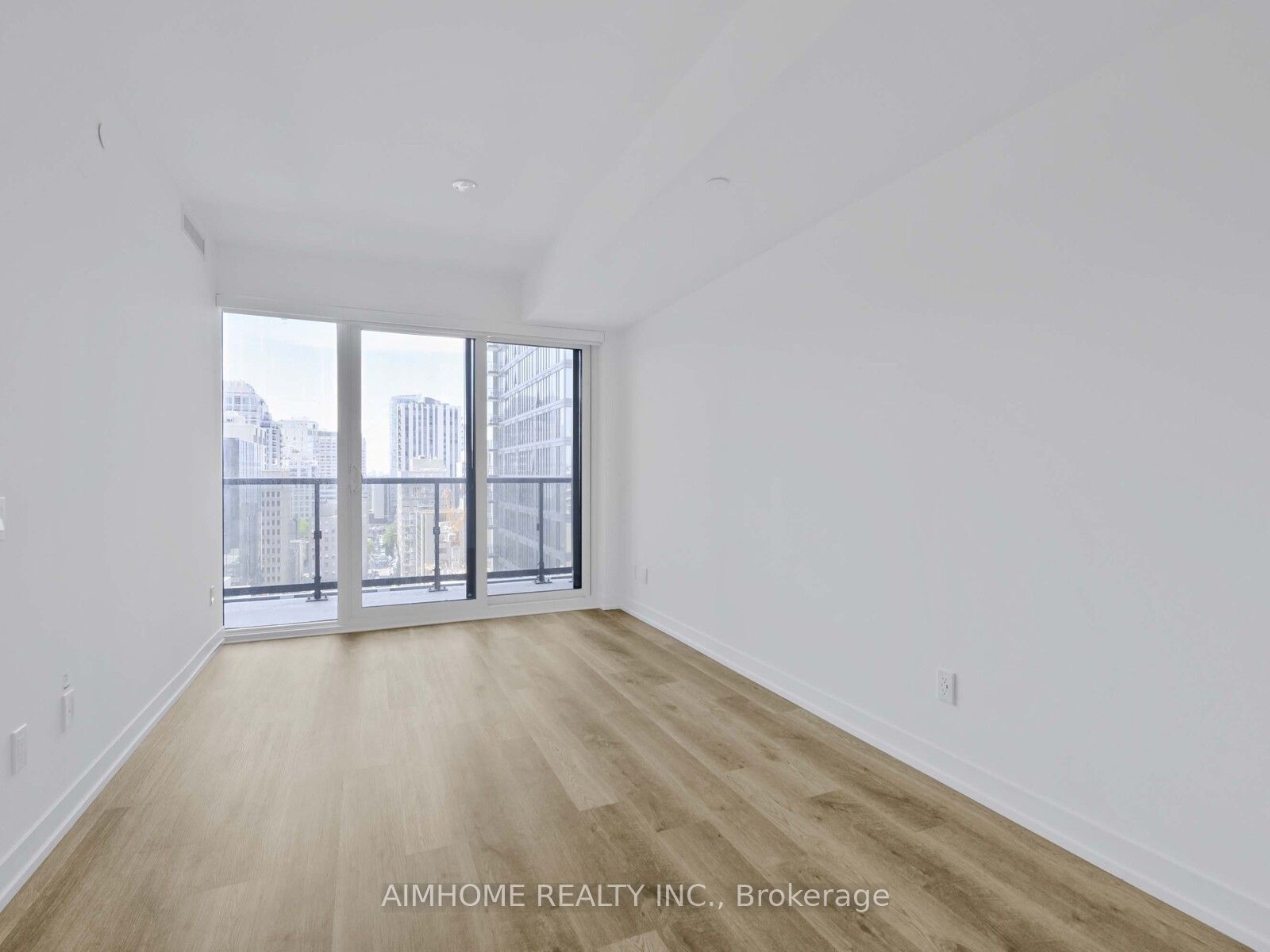 771 yonge Street 1901, Toronto, ON M4W 0B8 photo 4