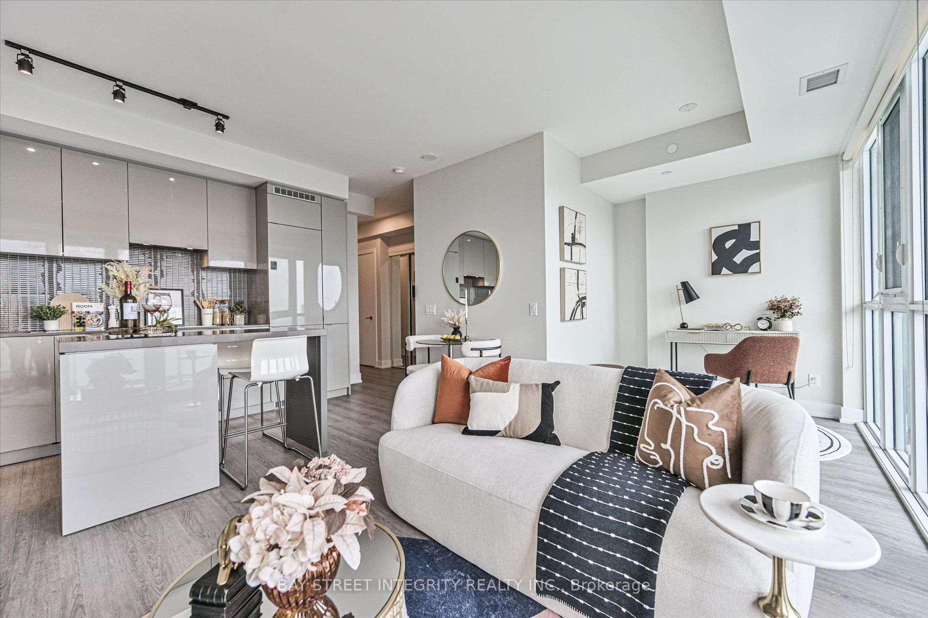 7 Grenville Street 3807, Toronto, ON M4Y 0E9