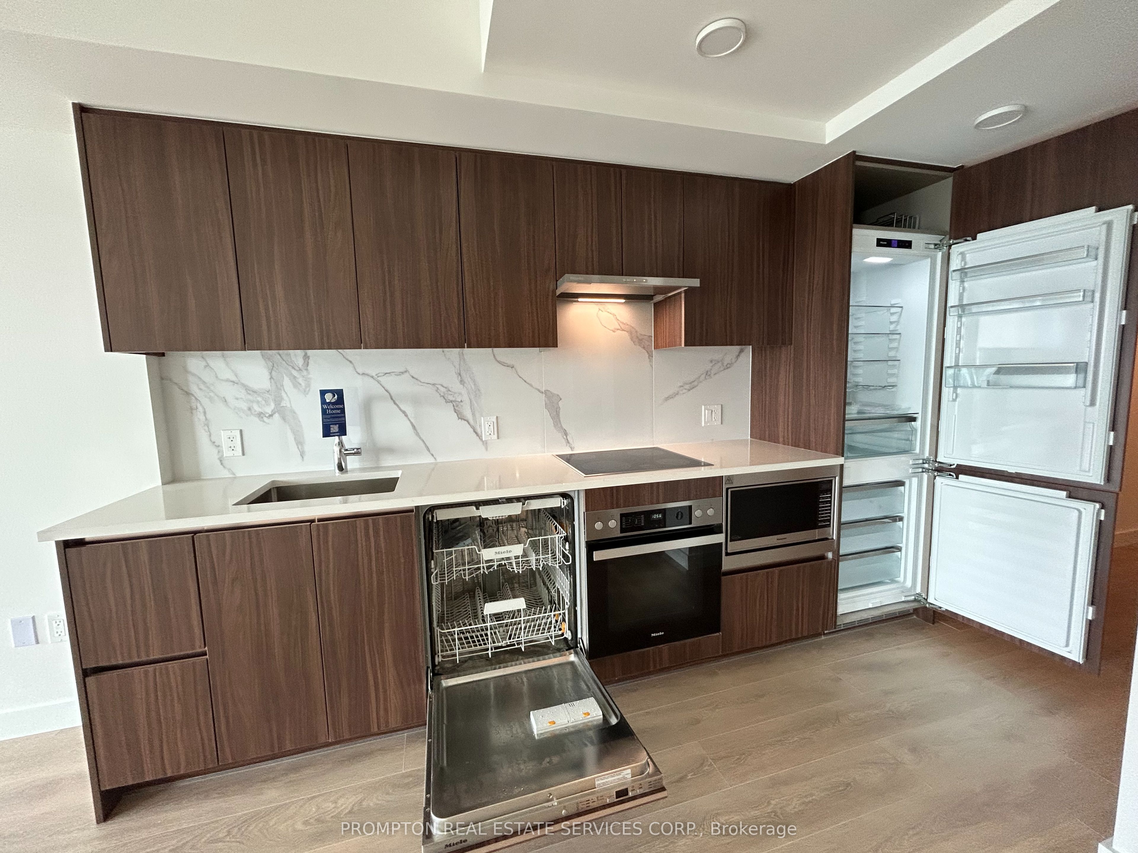 1 Concord Cityplace Way 4008, Toronto, ON M5V 0X3 photo 5