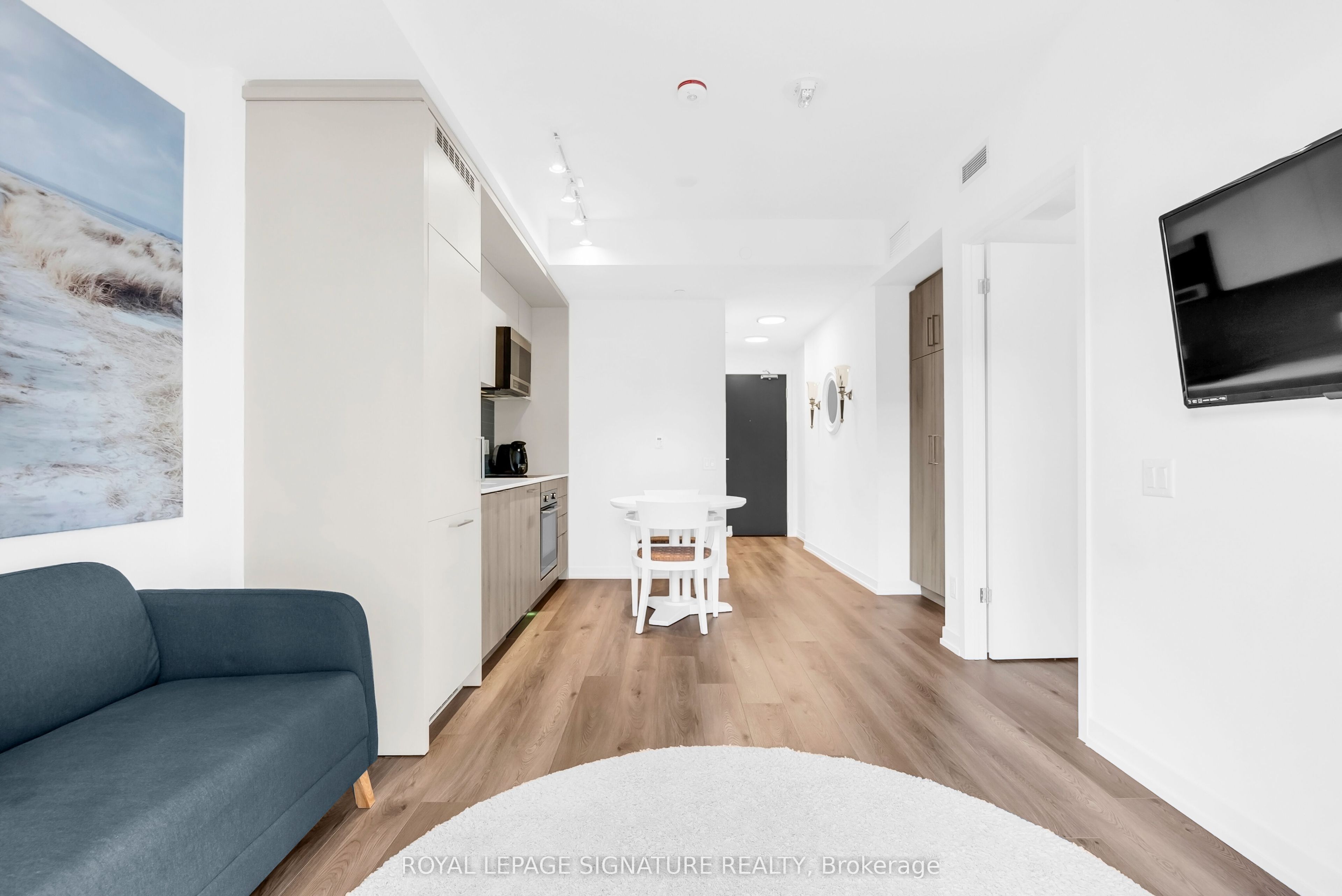 863 St.Clair Avenue W 212, Toronto, ON M6C 0B2 photo 3