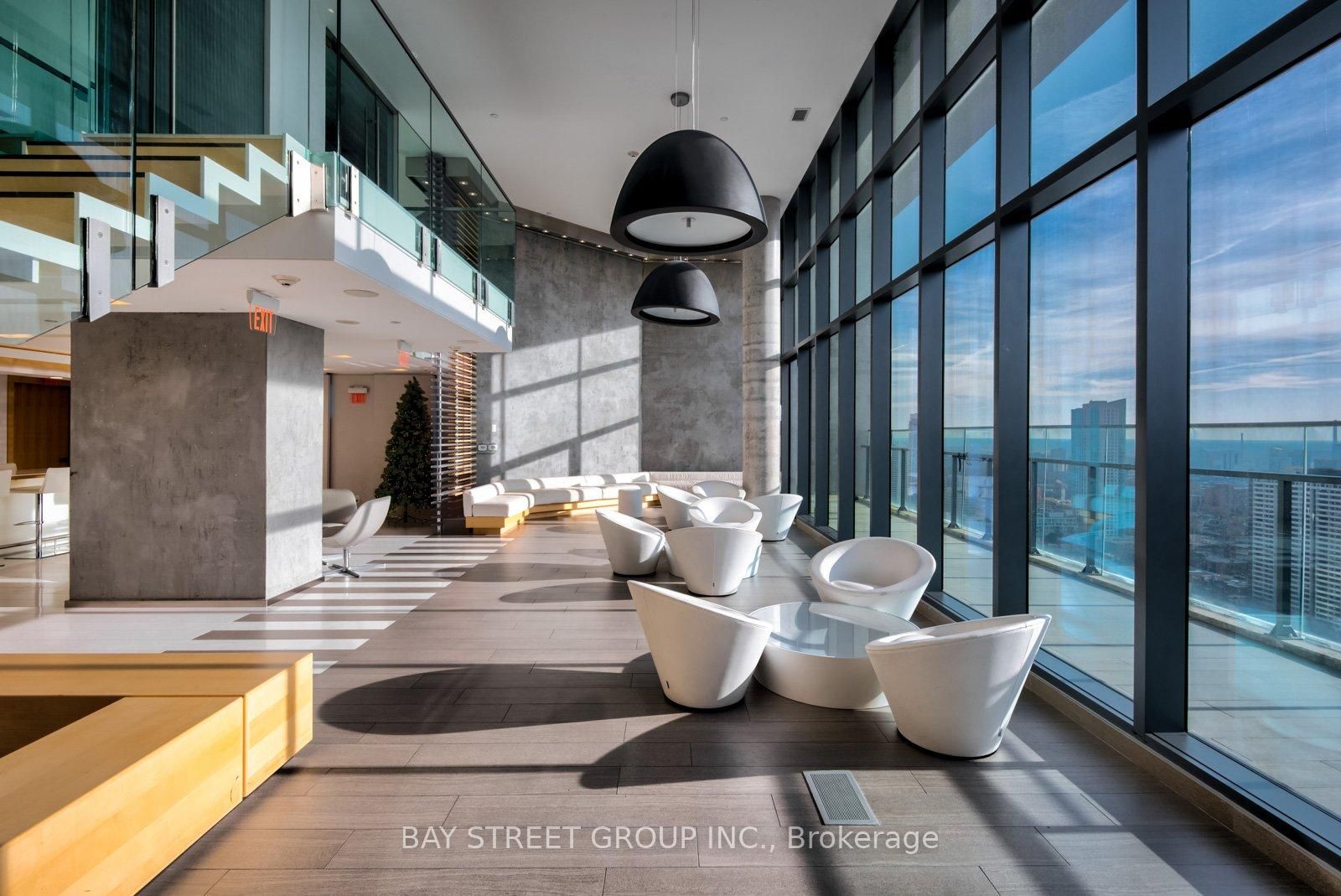 45 Charles Street E 5102, Toronto, ON M4Y 0B8 photo 2