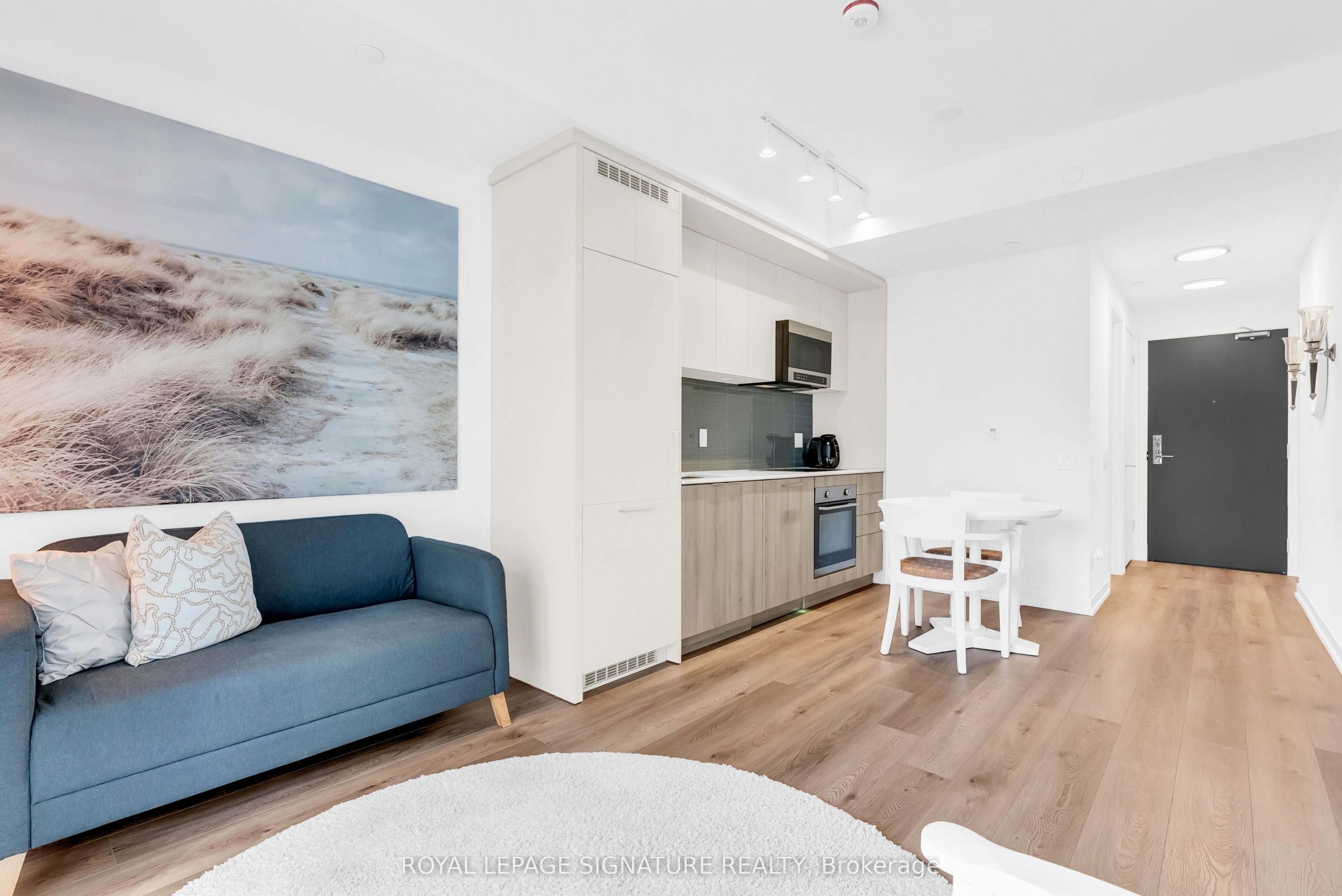 863 St.Clair Avenue W 212, Toronto, ON M6C 0B2 photo 2