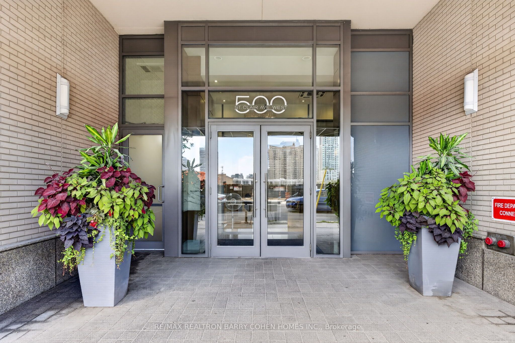 500 St Clair Avenue W 1404, Toronto, ON M6C 1A8 photo 2