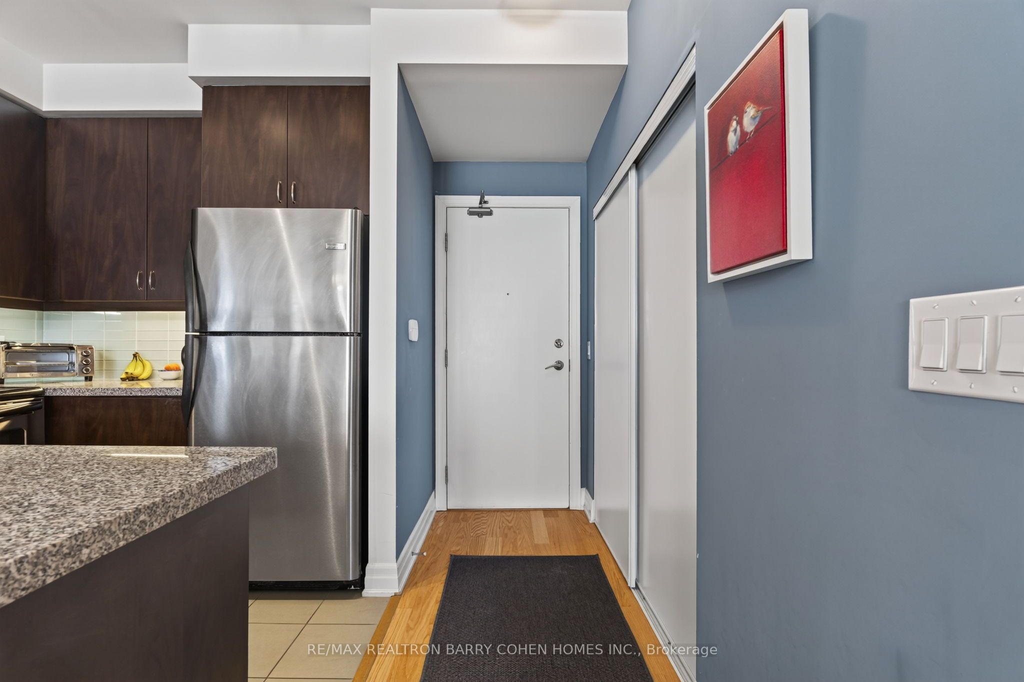 500 St Clair Avenue W 1404, Toronto, ON M6C 1A8 photo 4