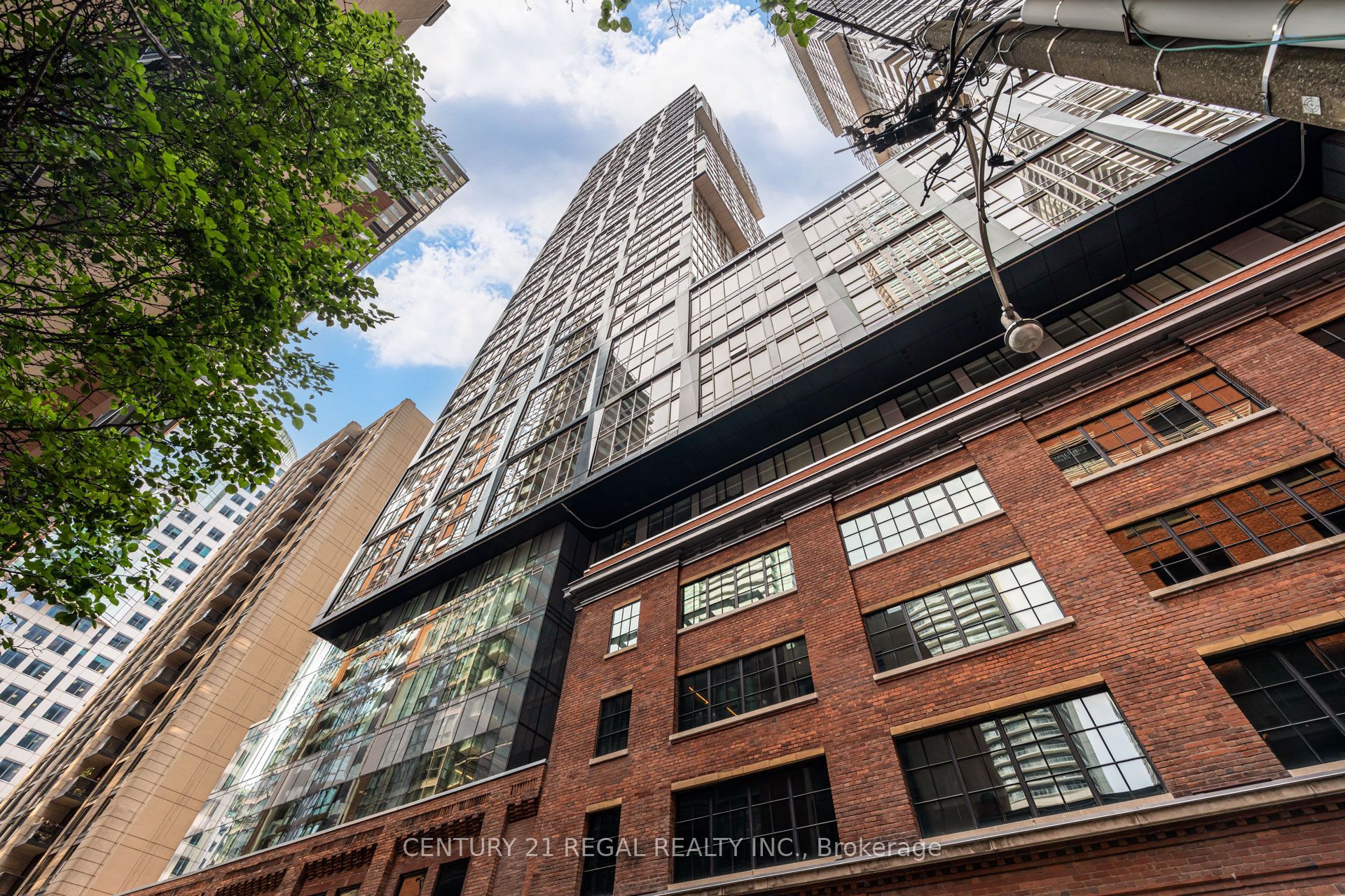 15 Mercer Street 2204, Toronto, ON M5V 1H2 photo 2
