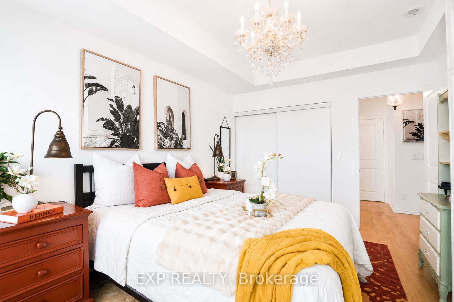 500 St Clair Avenue W 404, Toronto, ON M6C 1A8 photo 4