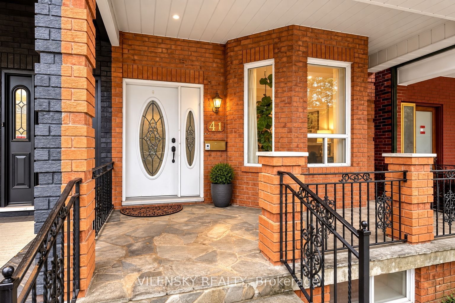 41 Lakeview Avenue, Toronto, ON M6J 3B4 photo 2