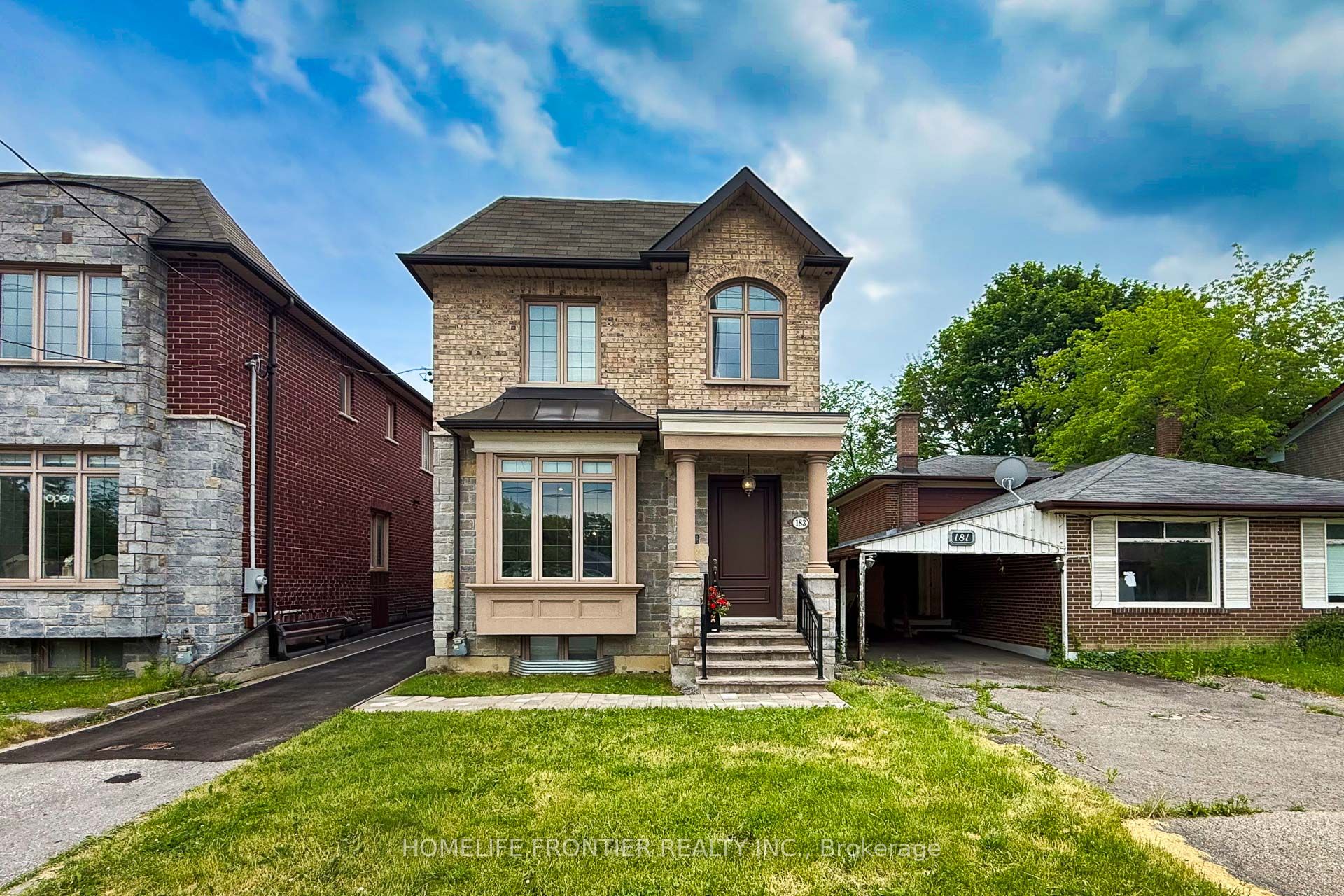 183 Finch Avenue E, Toronto, ON M2N 4R8