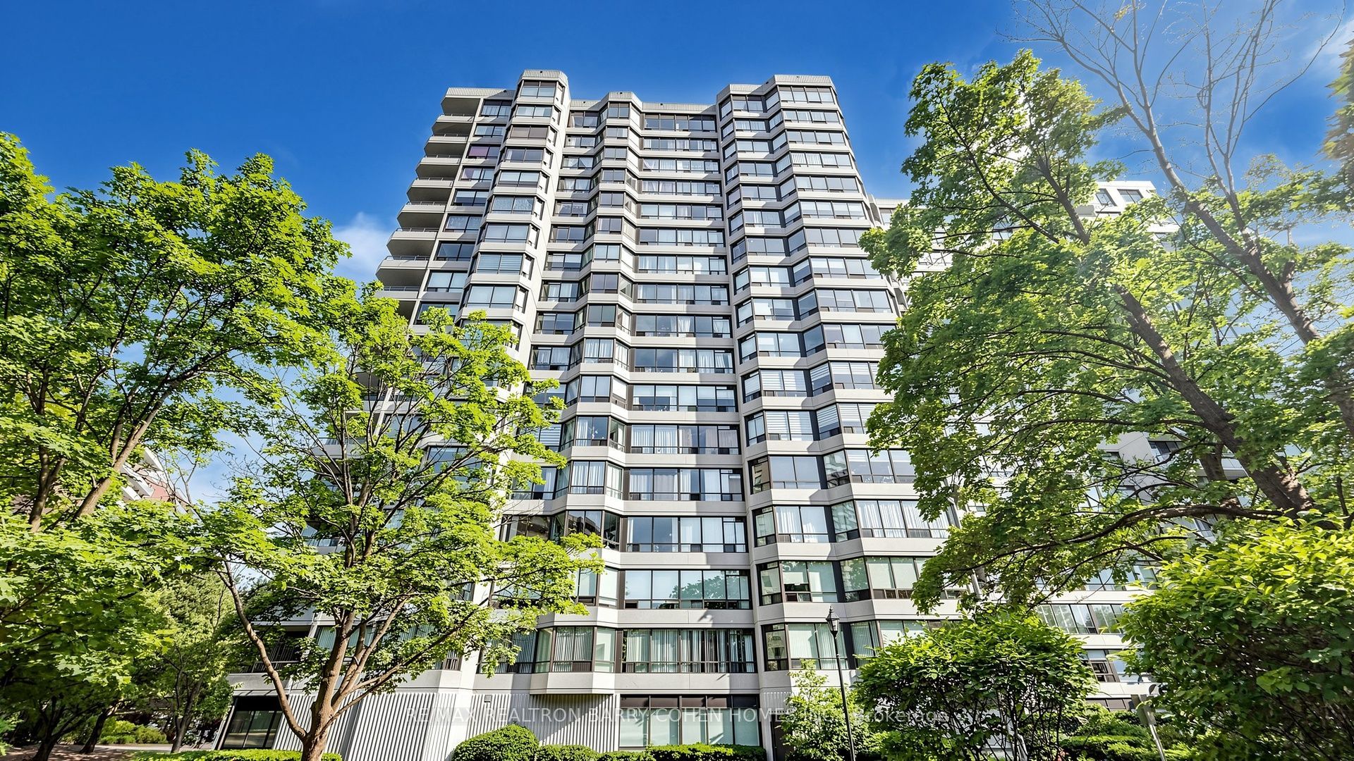 1121 Steeles Avenue W 802, Toronto, ON M2R 2W7 photo 3