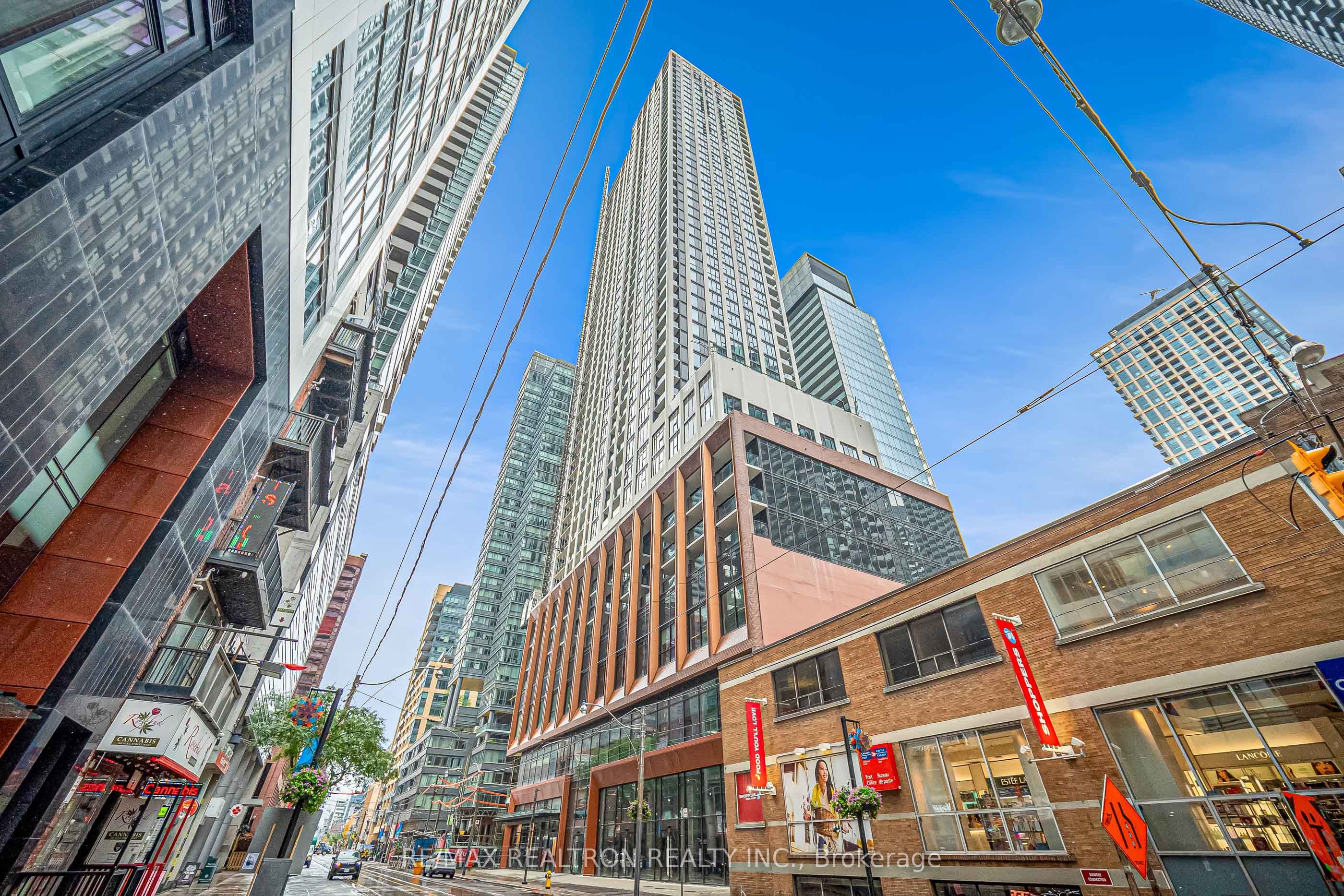400 King Street W 2212, Toronto, ON M5V 0X8 photo 2