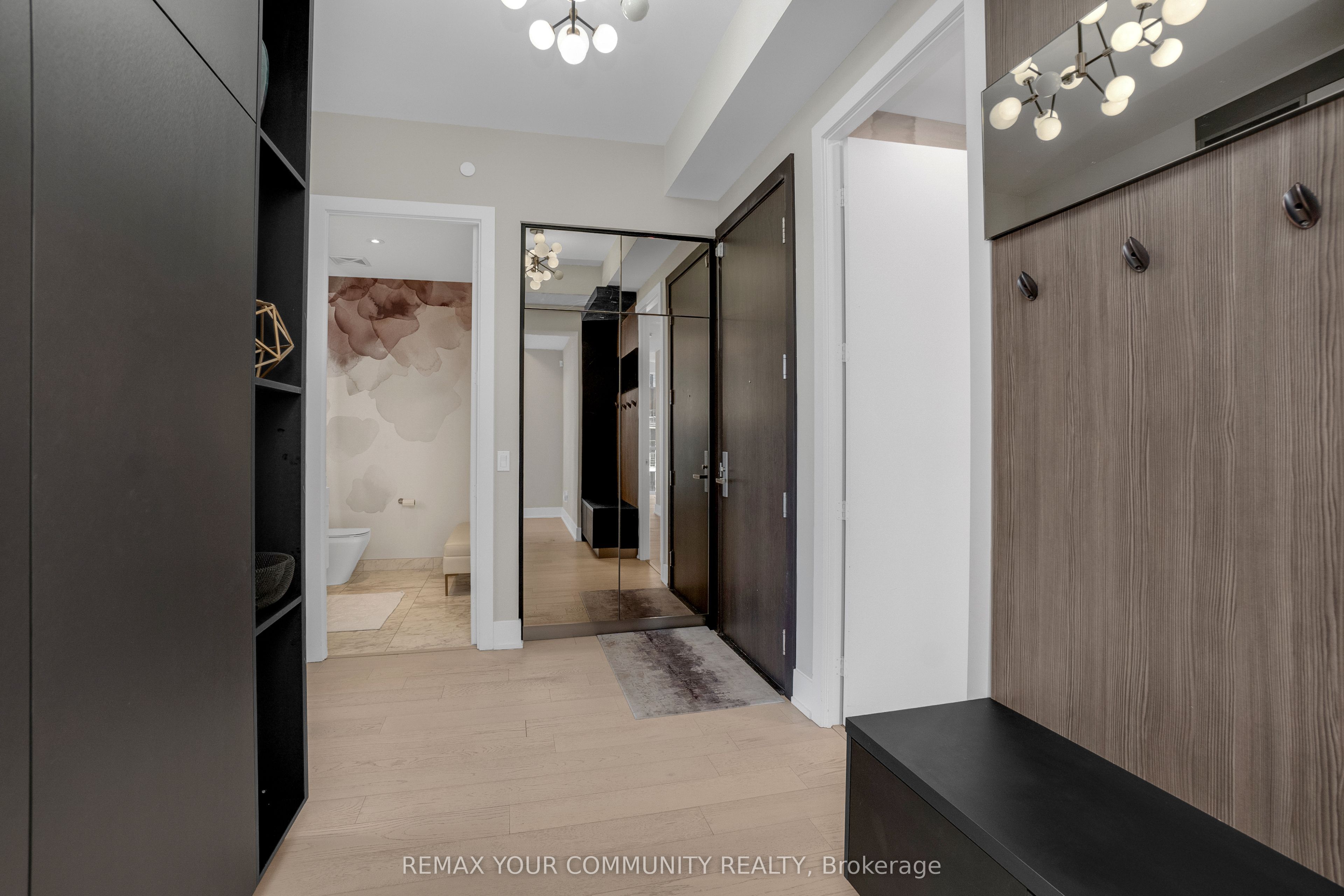 1 Yorkville Avenue 5405, Toronto, ON M4W 0B1 photo 5