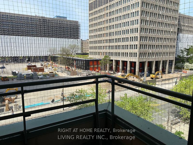 887 Bay Street 508, Toronto, ON M5S 3K4 photo 4
