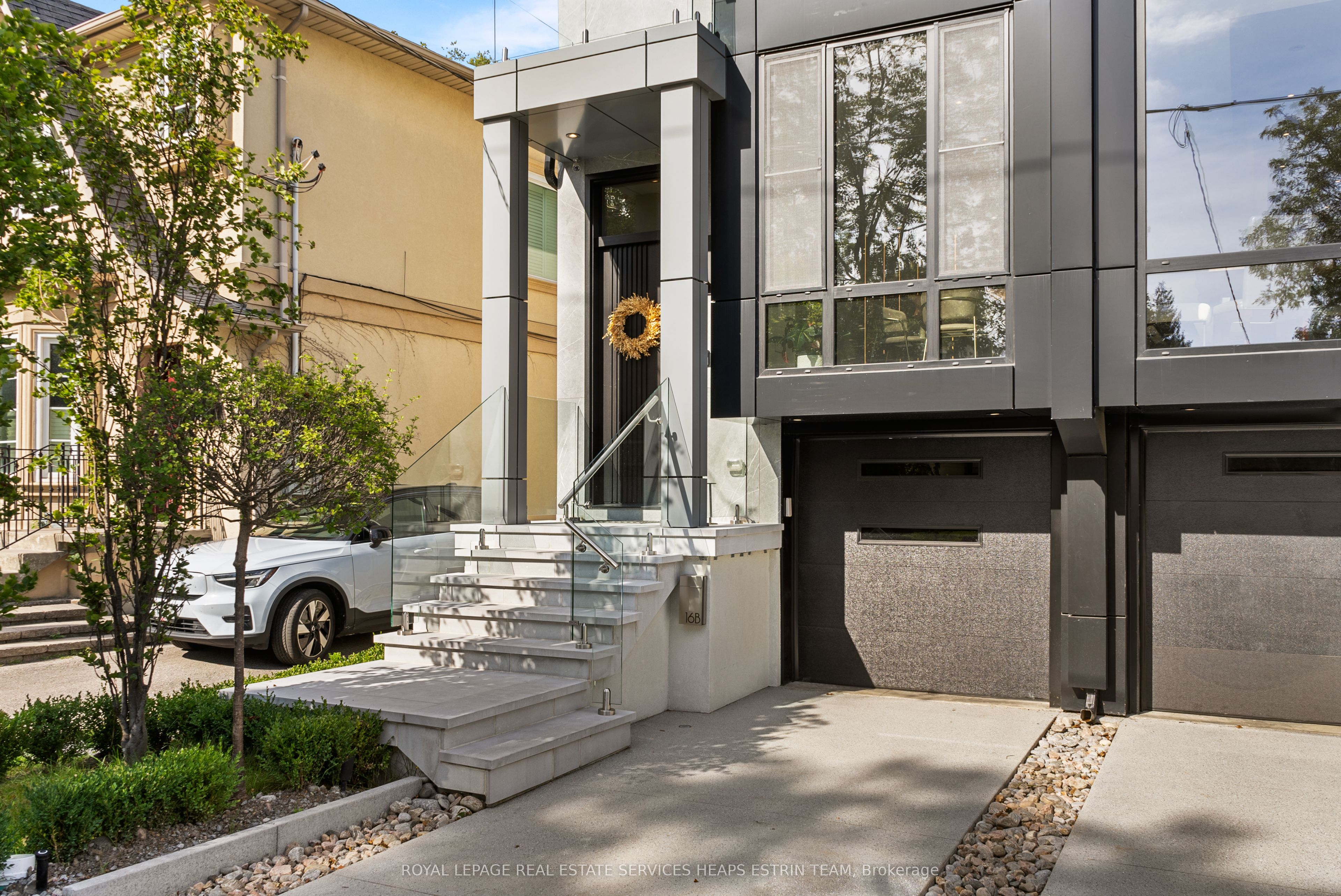 16B Kenrae Road, Toronto, ON M4G 1Y1 photo 2