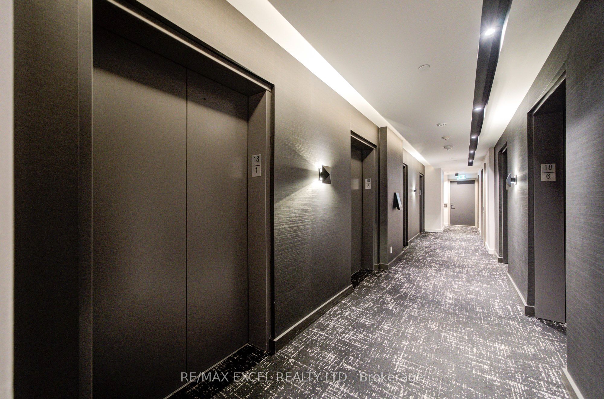 108 Peter Street 1818, Toronto, ON M5V 0W2 photo 5