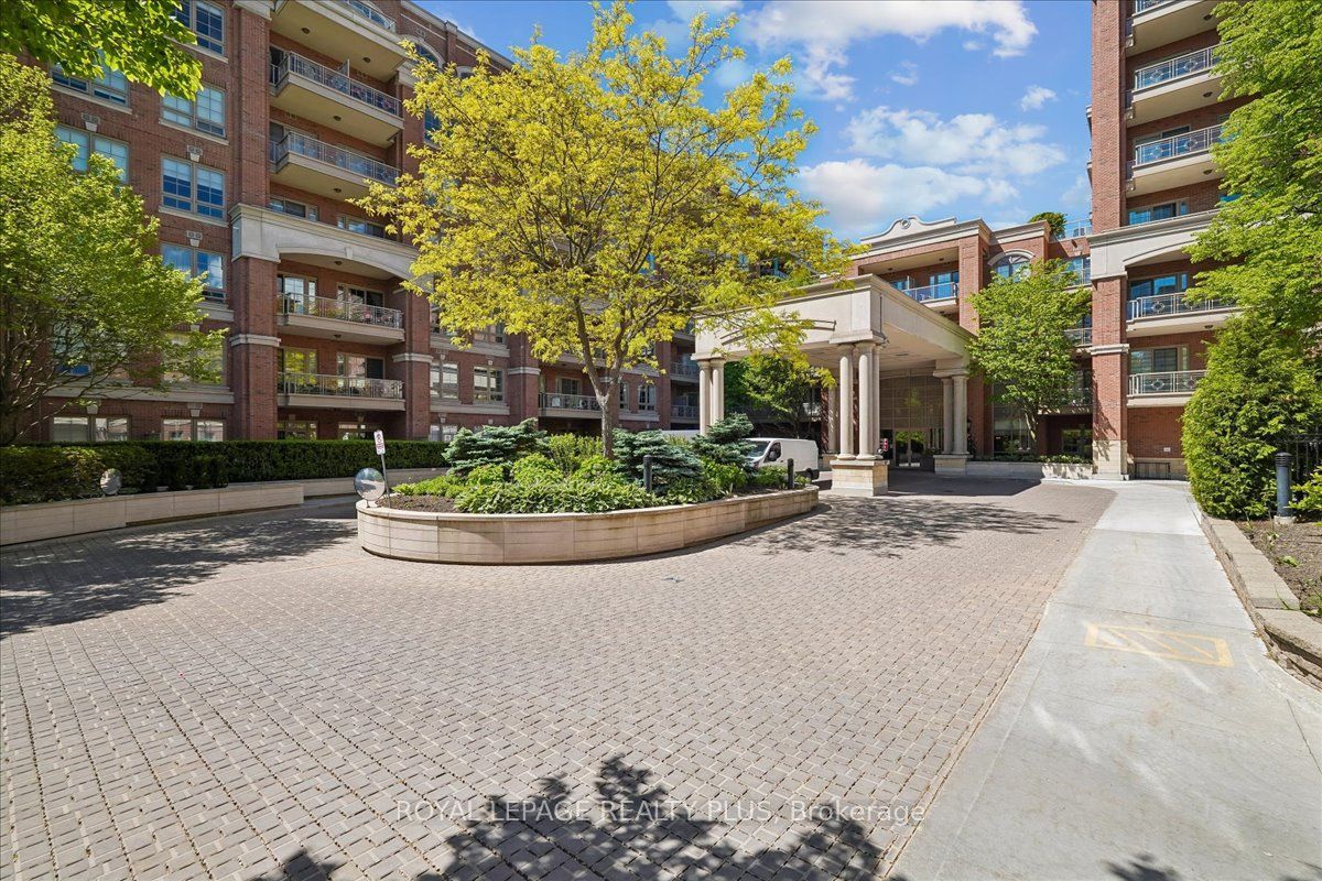 20 Burkebrook Place 204, Toronto, ON M4G 0A1 photo 2