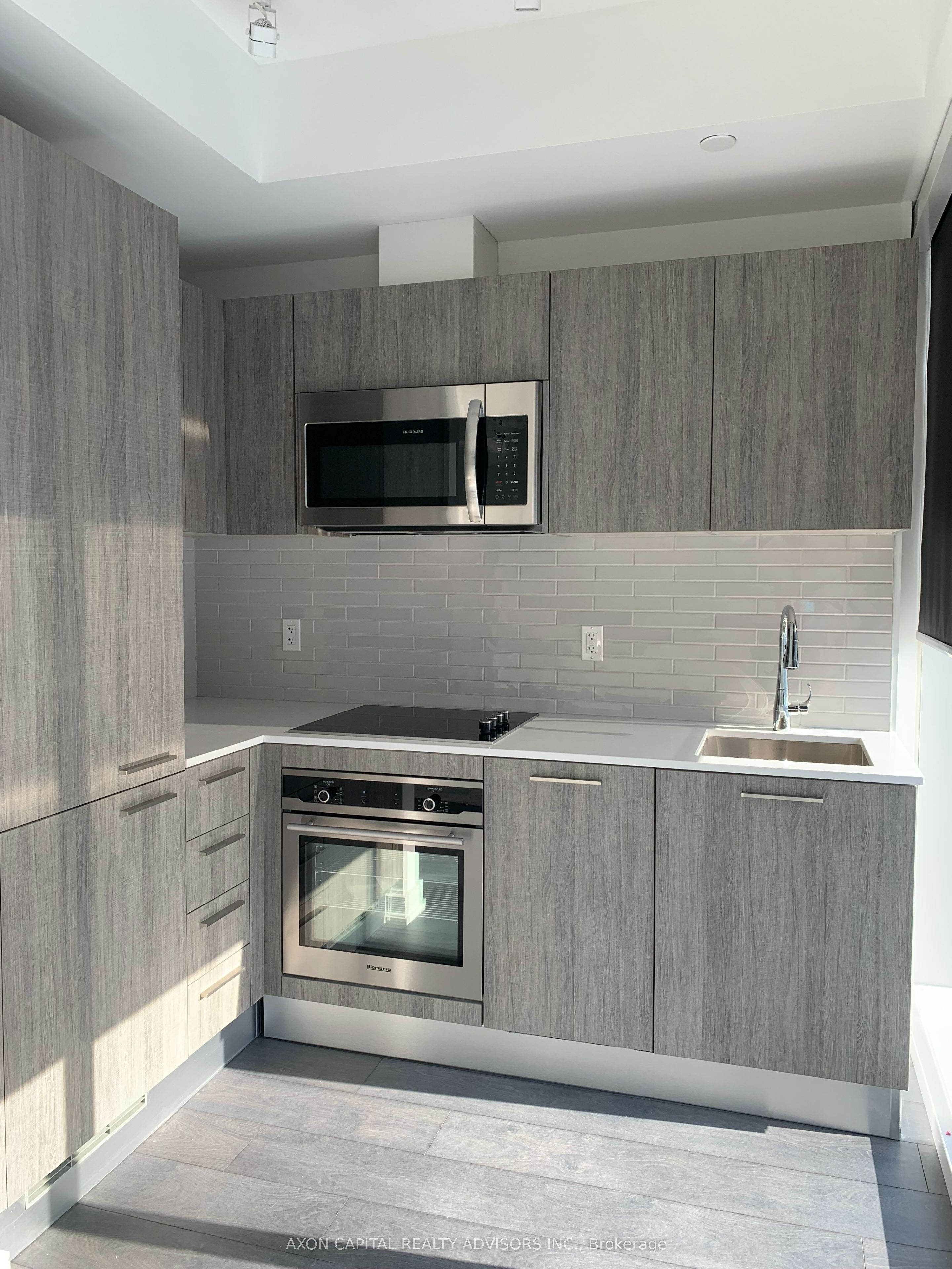 3 Gloucester Street 1208, Toronto, ON M4Y 0C6